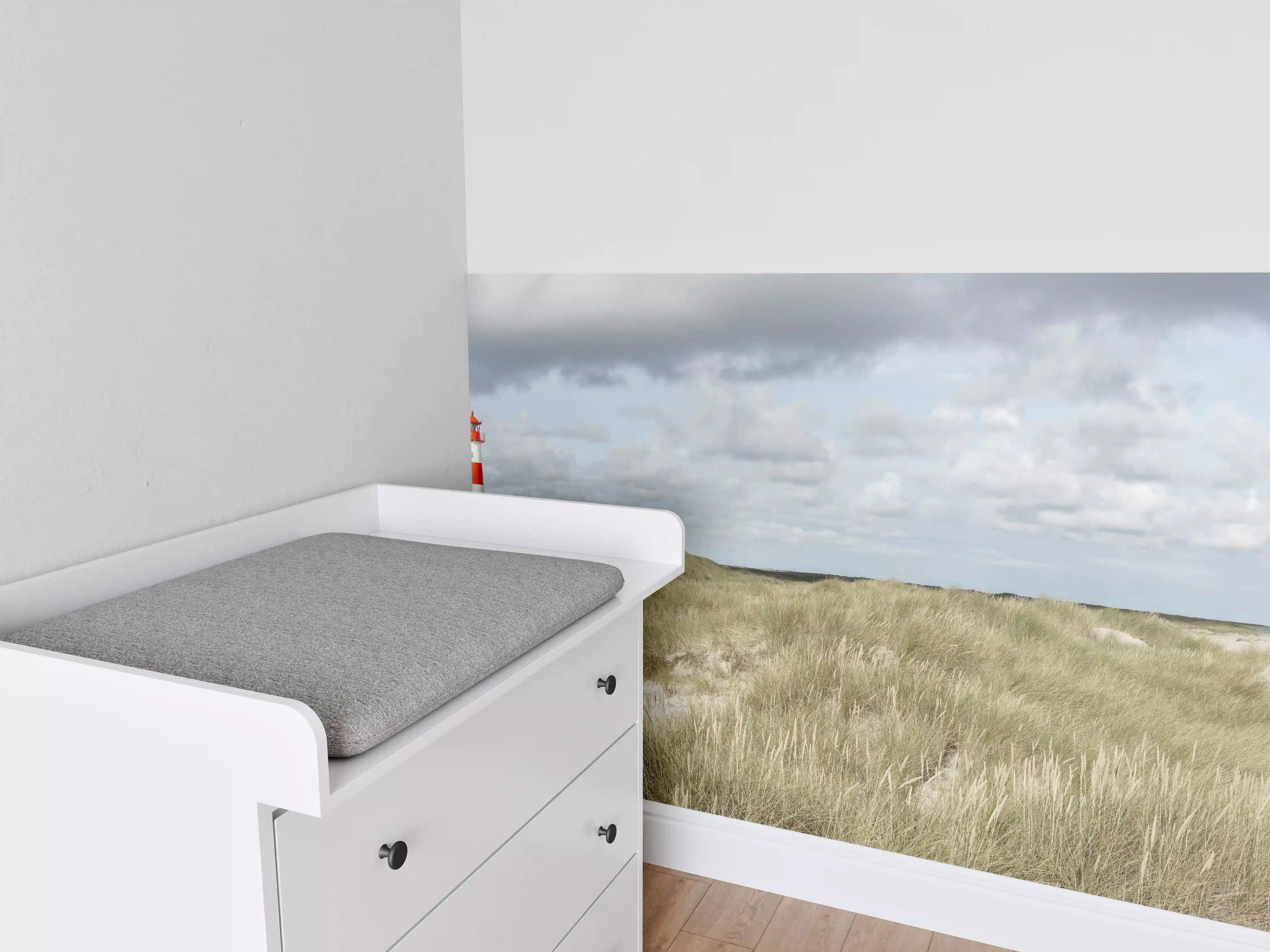 Babyzimmer Wandgestaltung - Leuchtturm in der Küstenlandschaft