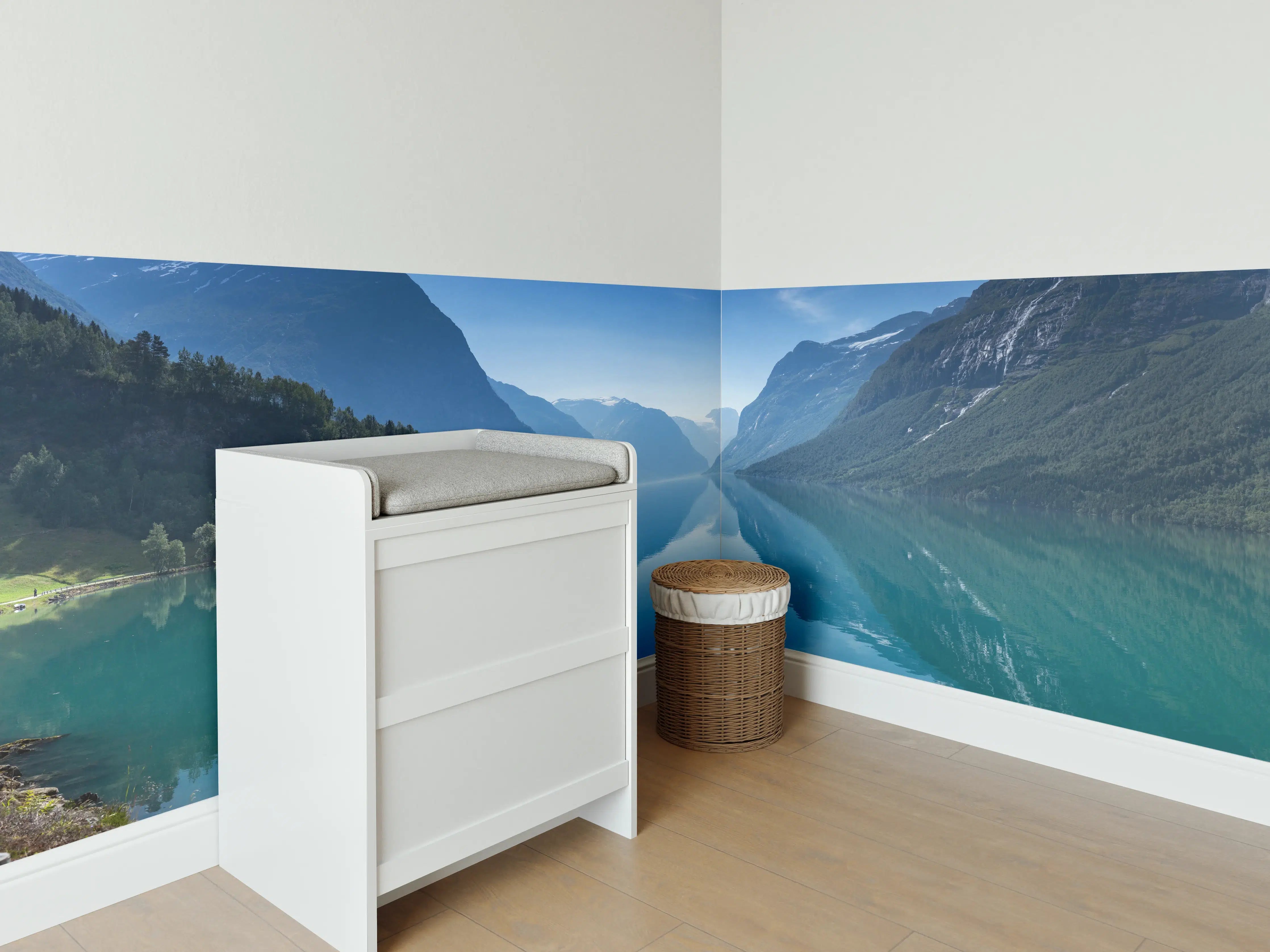 Babyzimmer Wandgestaltung - Lovatnet See - Norwegen