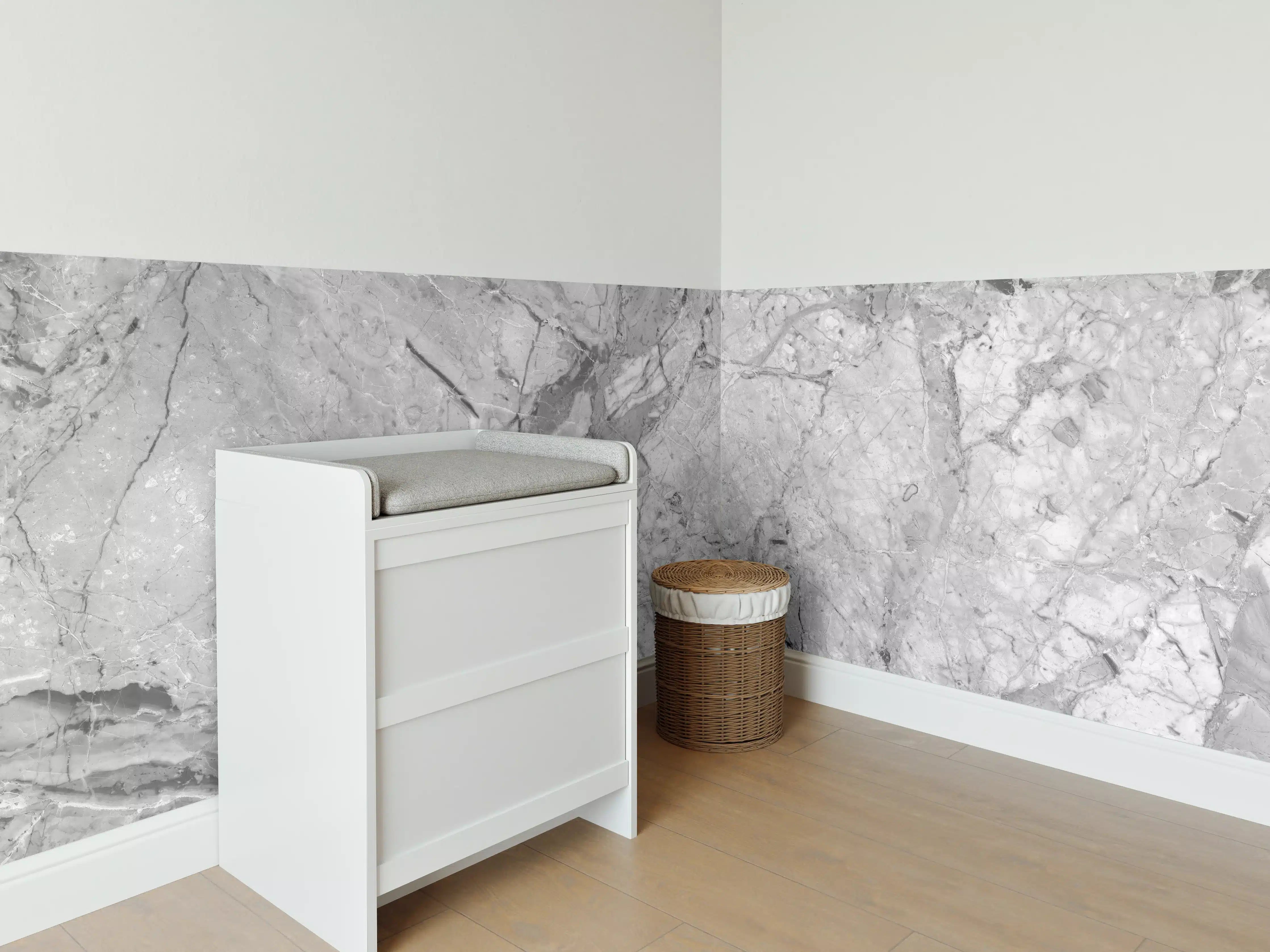 Babyzimmer Wandgestaltung - Luxuriöse Marmorstruktur in Weißgrau