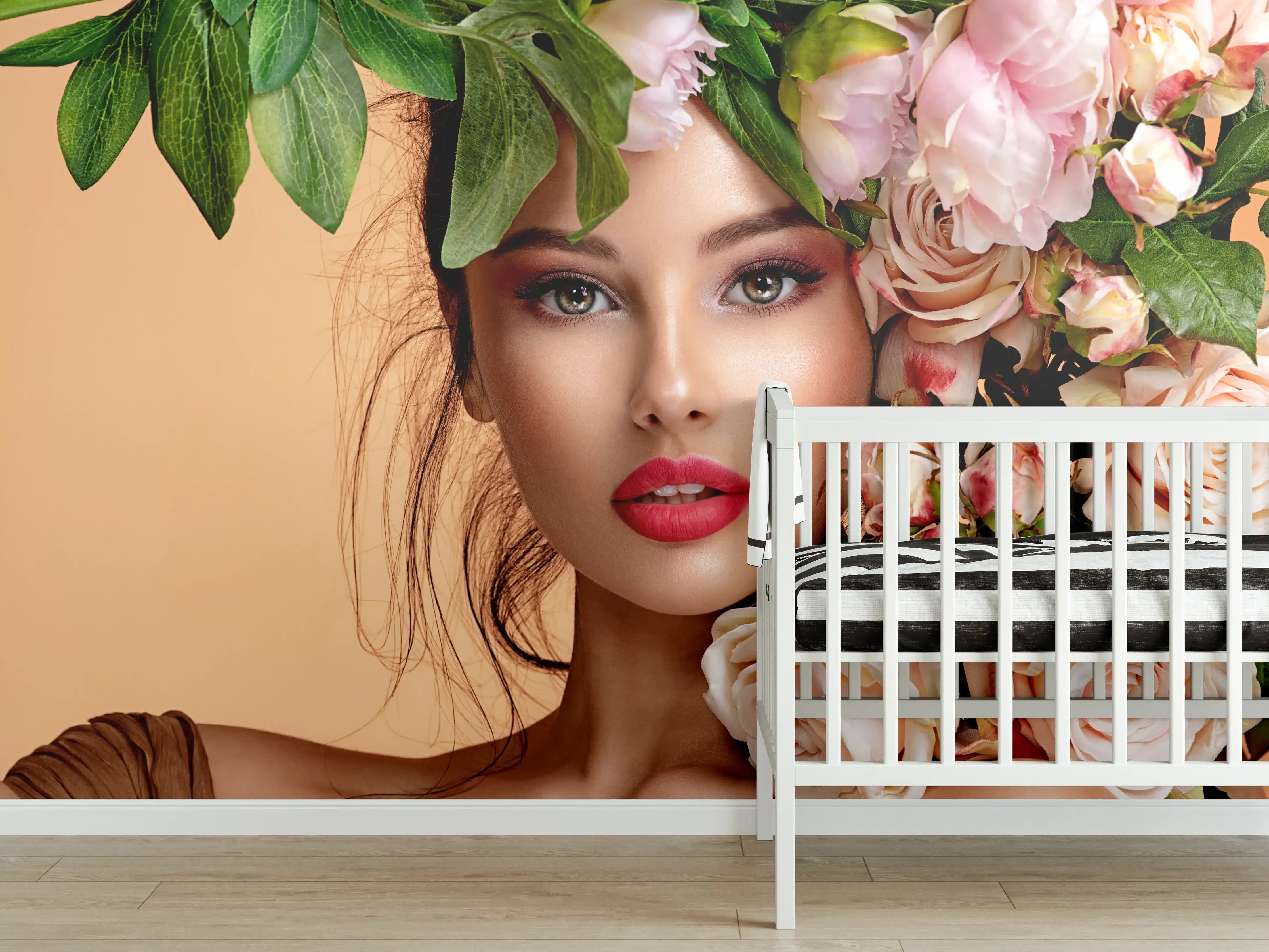 Babyzimmer Wandgestaltung - Mädchen mit Rosen auf dem Kopf