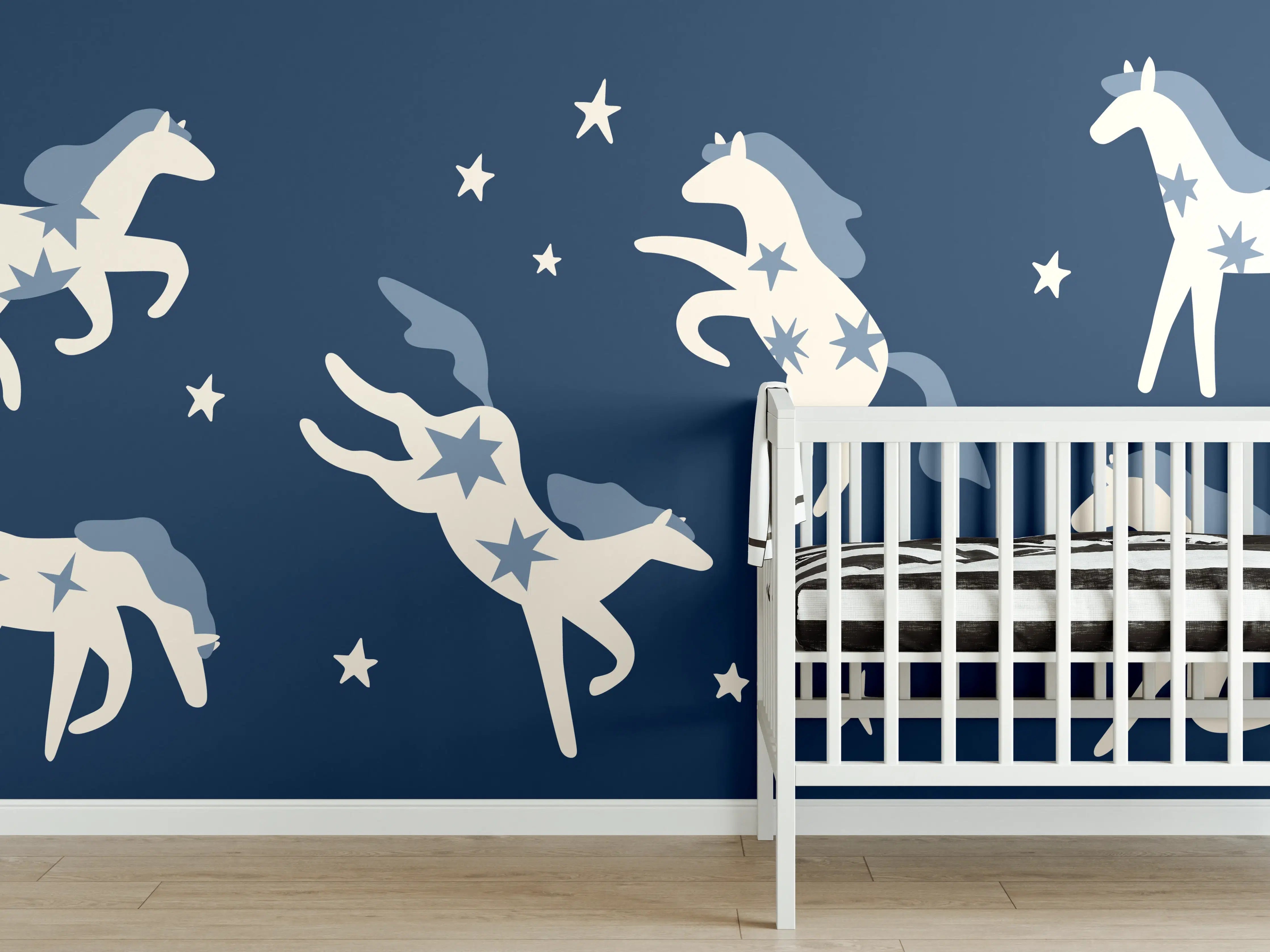 Babyzimmer Wandgestaltung - Magische Pferde mit Sternen in Nachthimmel