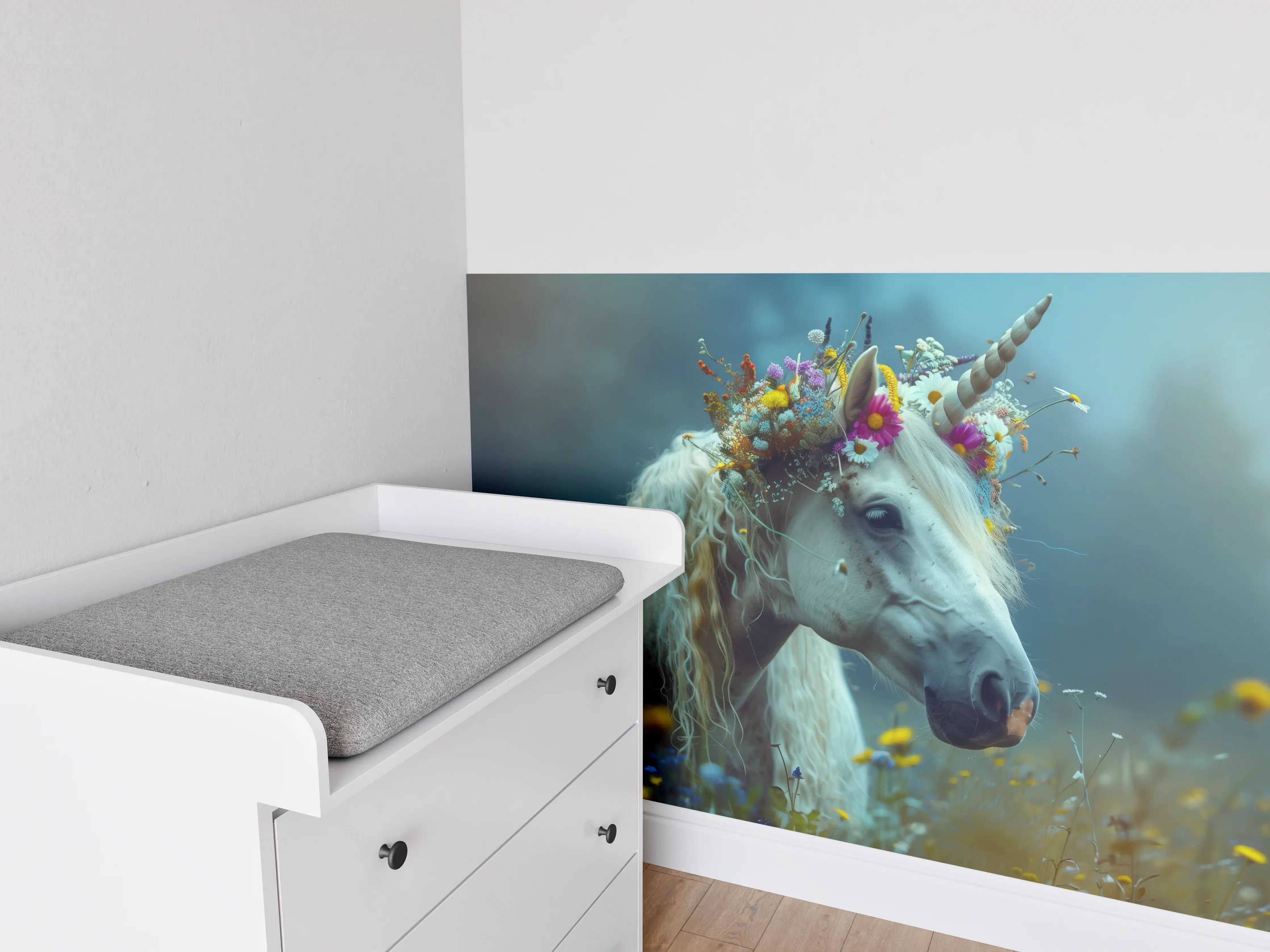 Babyzimmer Wandgestaltung - Magischer Einhornzauber in blühender Wiesenlandschaft