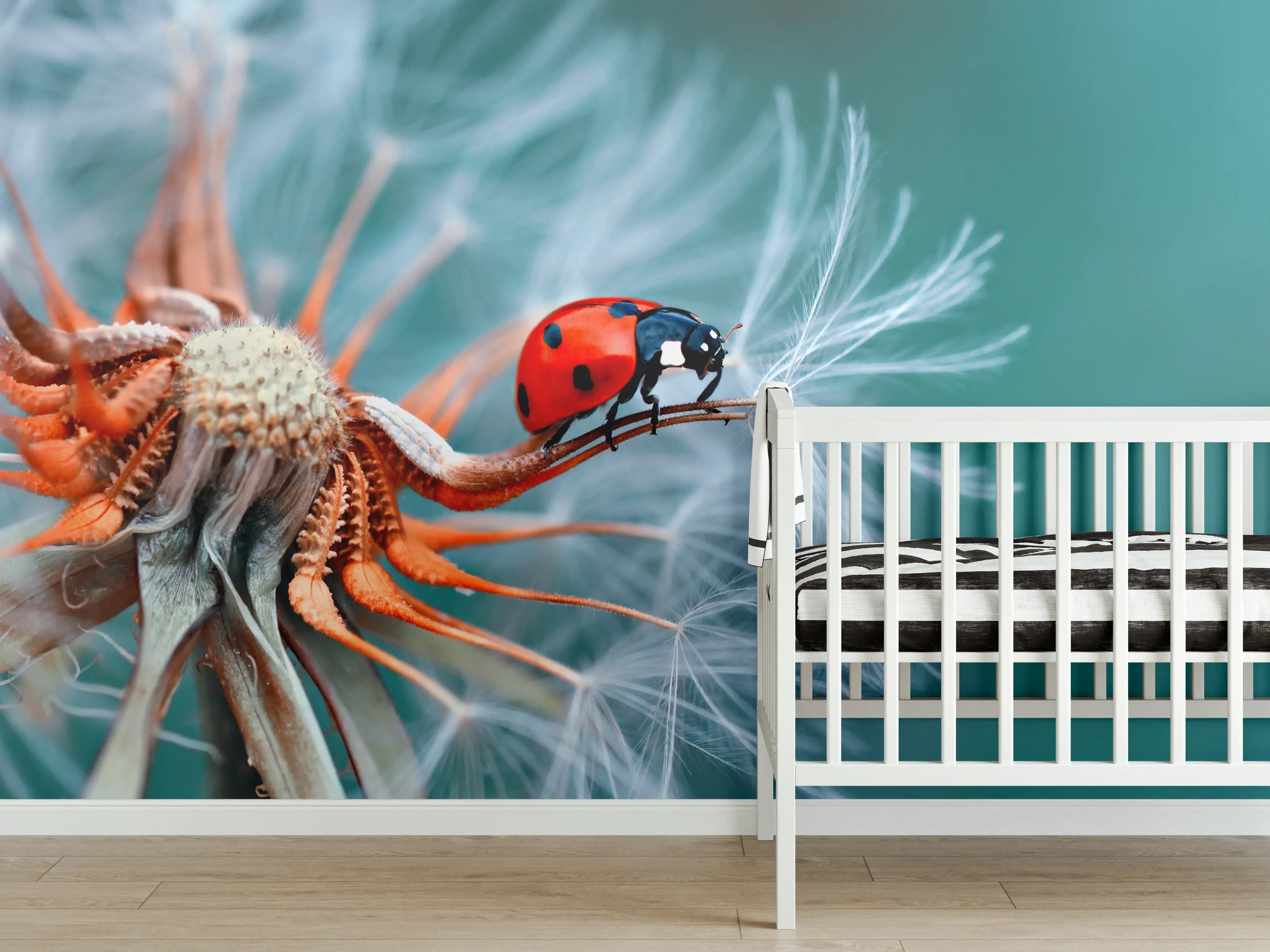 Babyzimmer Wandgestaltung - Marienkäfer auf Pusteblume