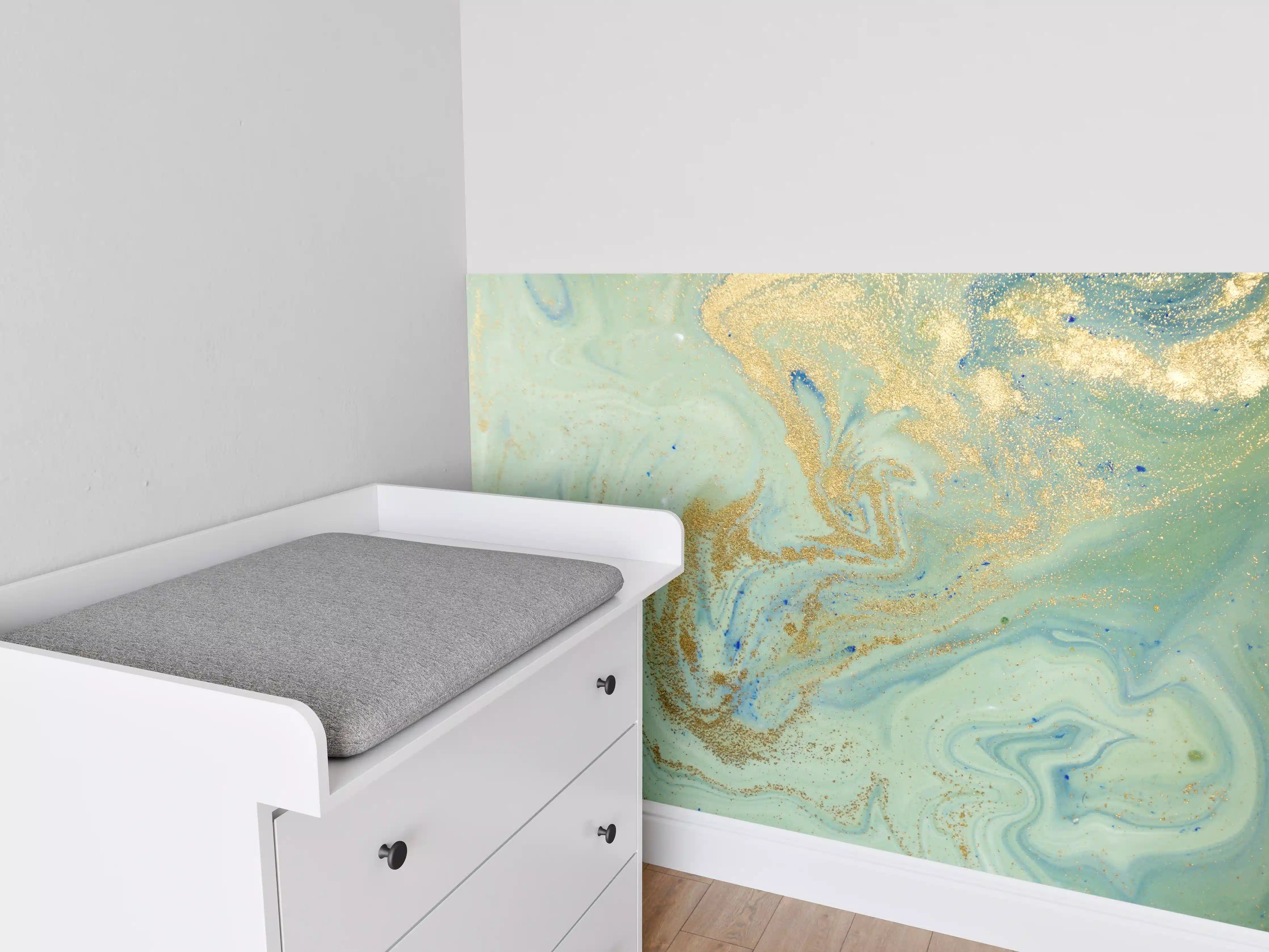 Babyzimmer Wandgestaltung - Maritimer Gold- und Blau-Ton Mischtechnik