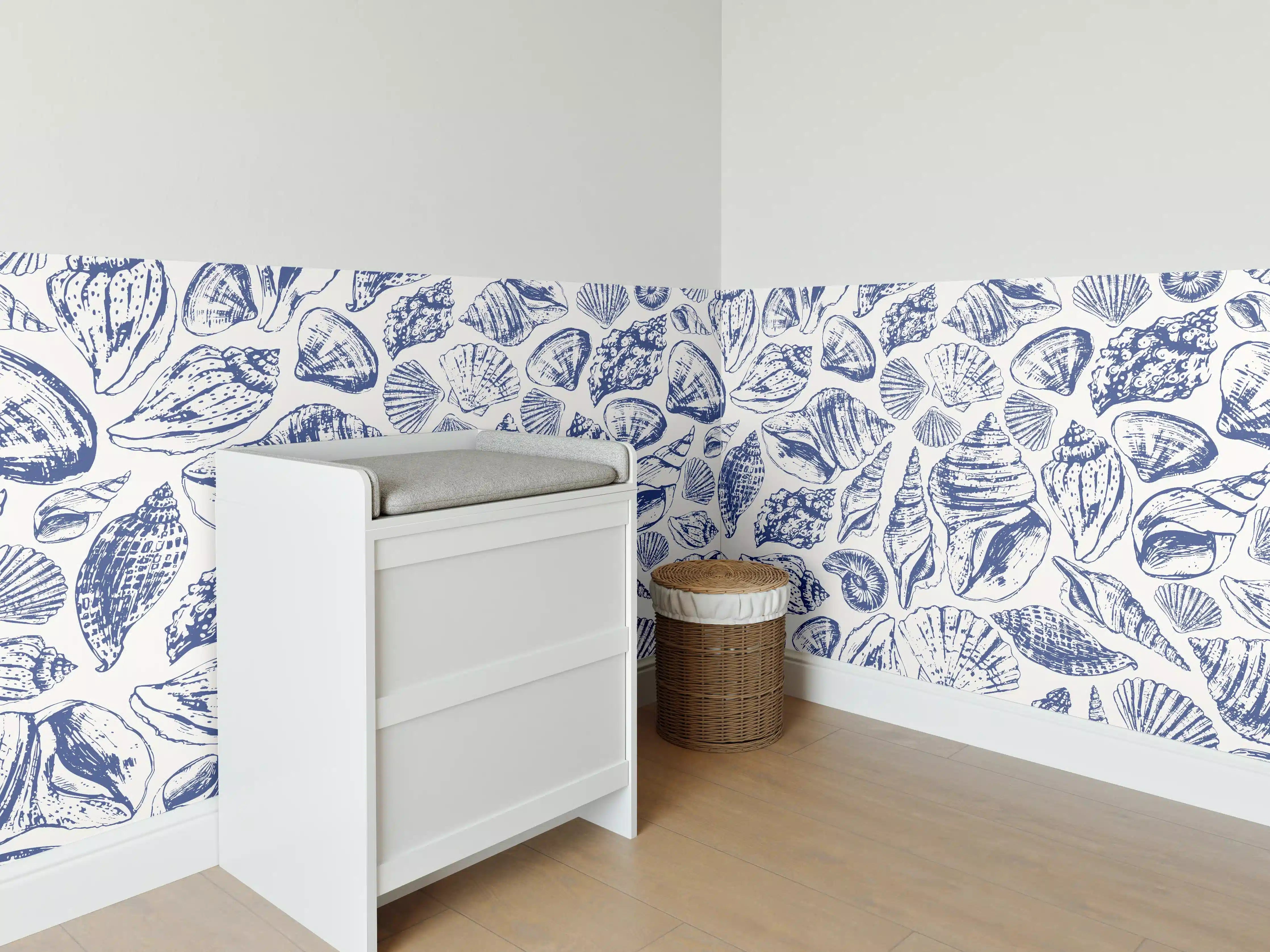 Babyzimmer Wandgestaltung - Maritimes Muschelmuster Blau-Weiß