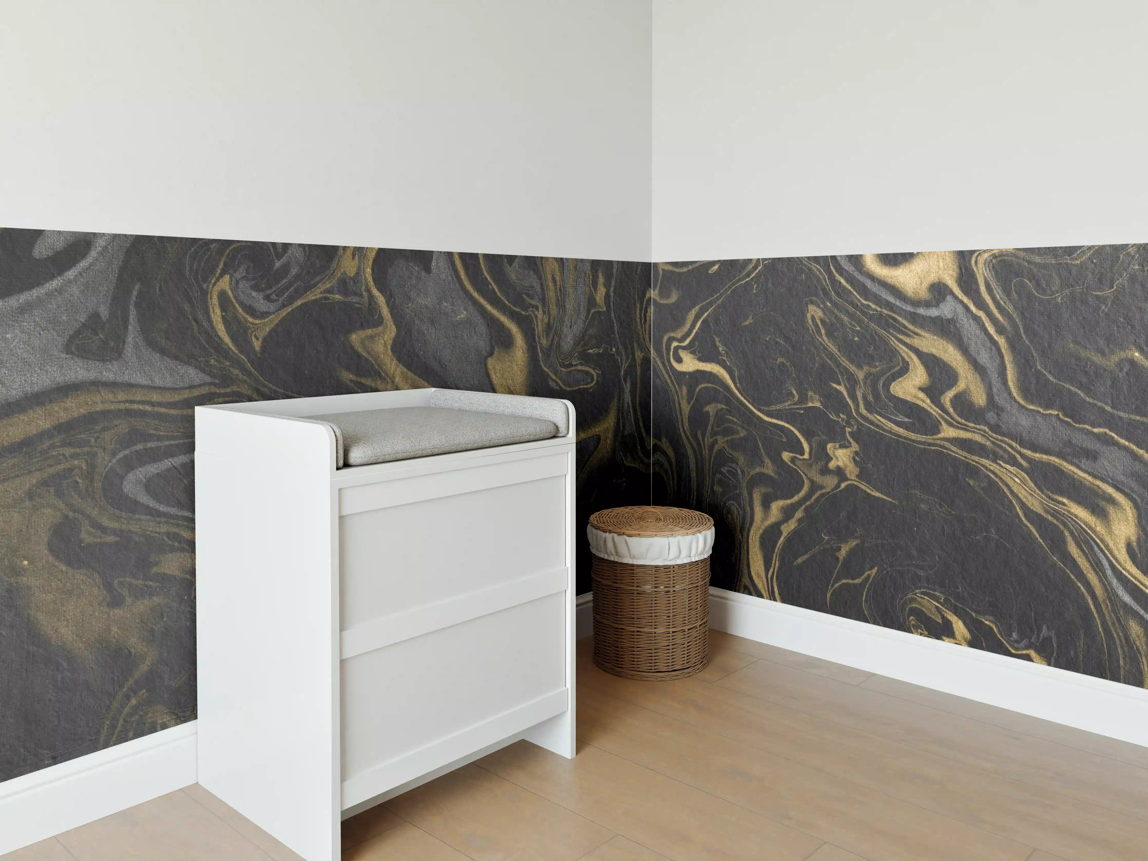 Babyzimmer Wandgestaltung - Marmor mit antikem goldenen und weißen Muster
