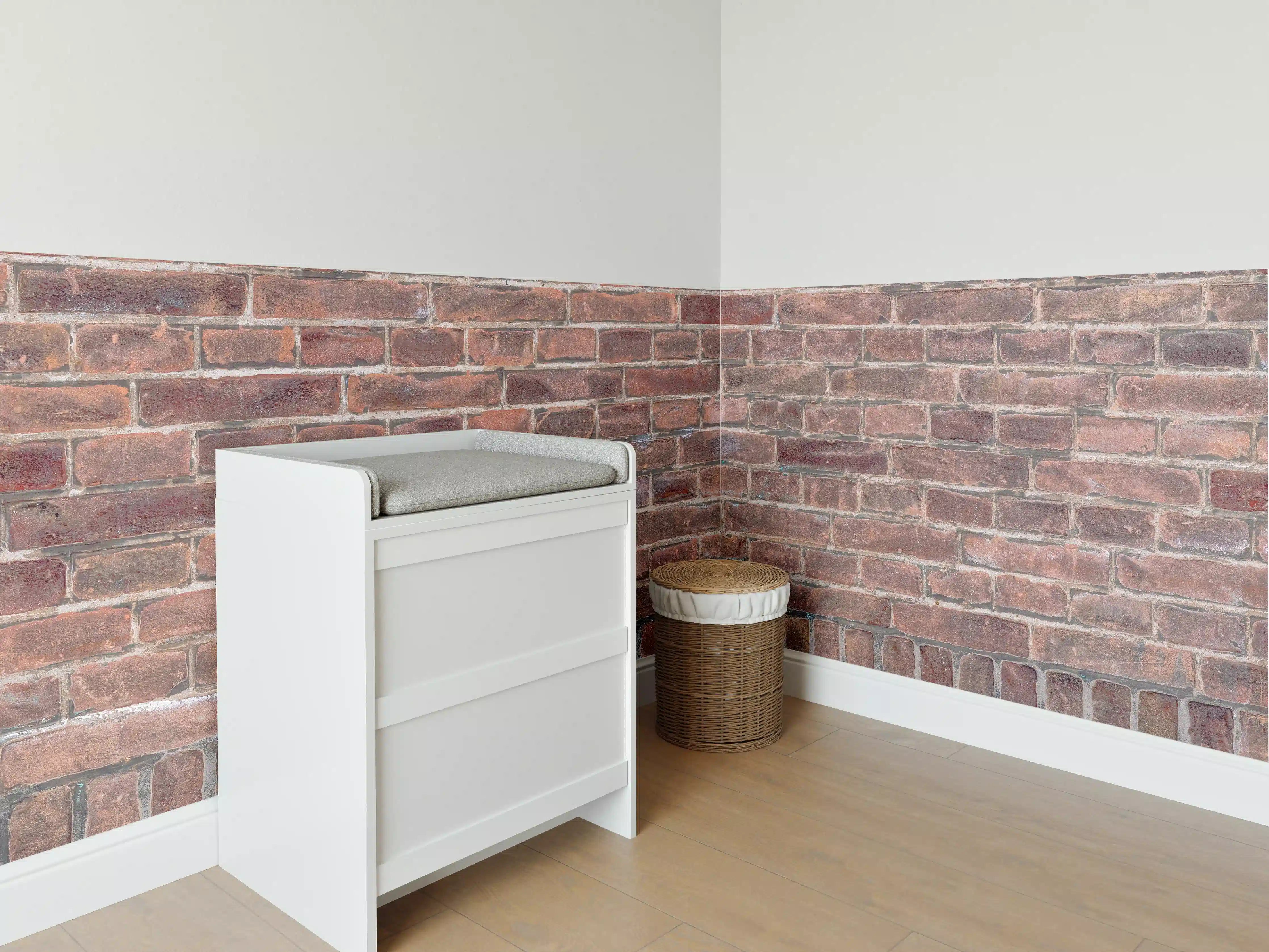 Babyzimmer Wandgestaltung - Mauerstruktur aus alten braunen Ziegeln