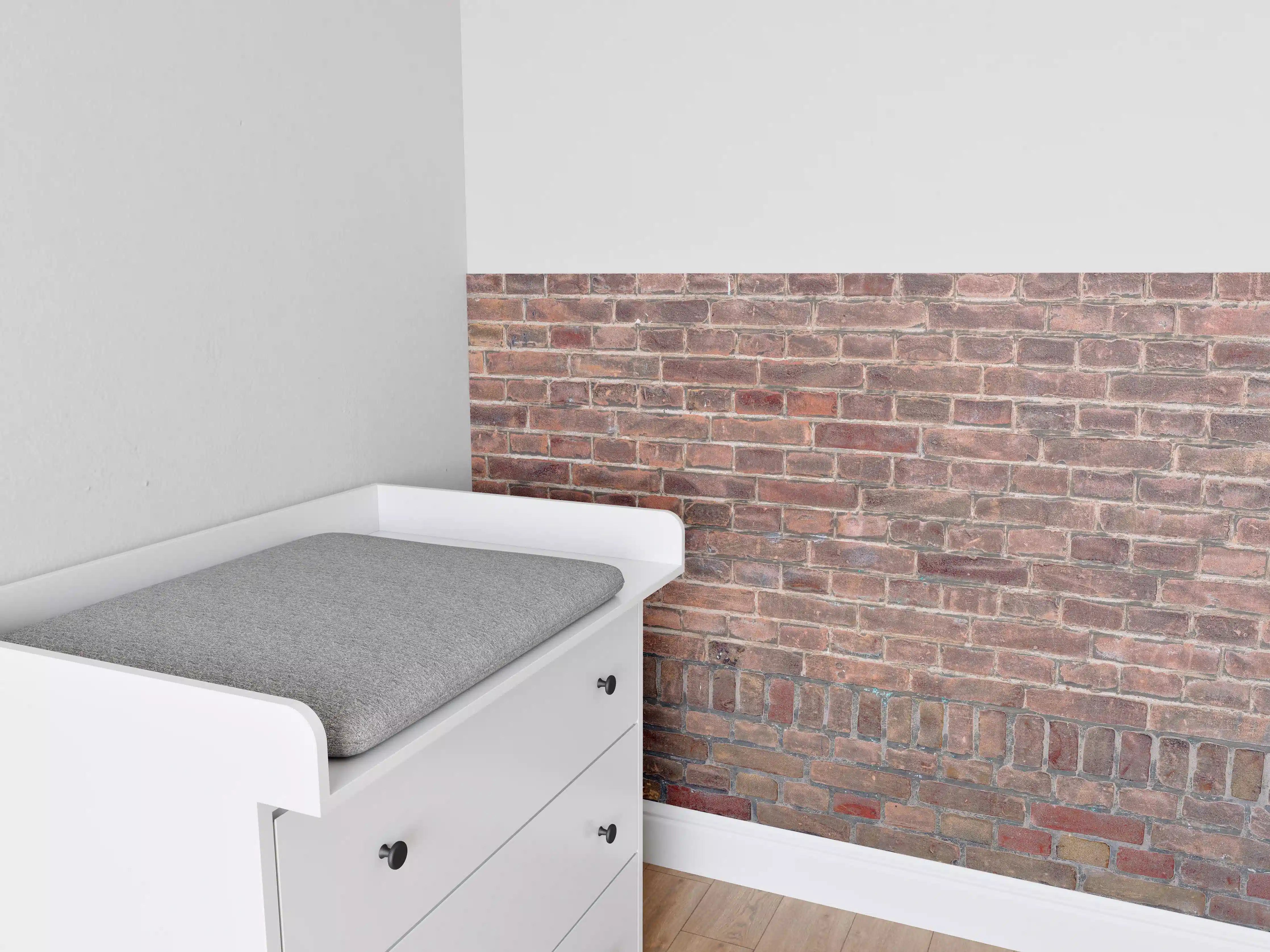 Babyzimmer Wandgestaltung - Mauerstruktur aus alten braunen Ziegeln