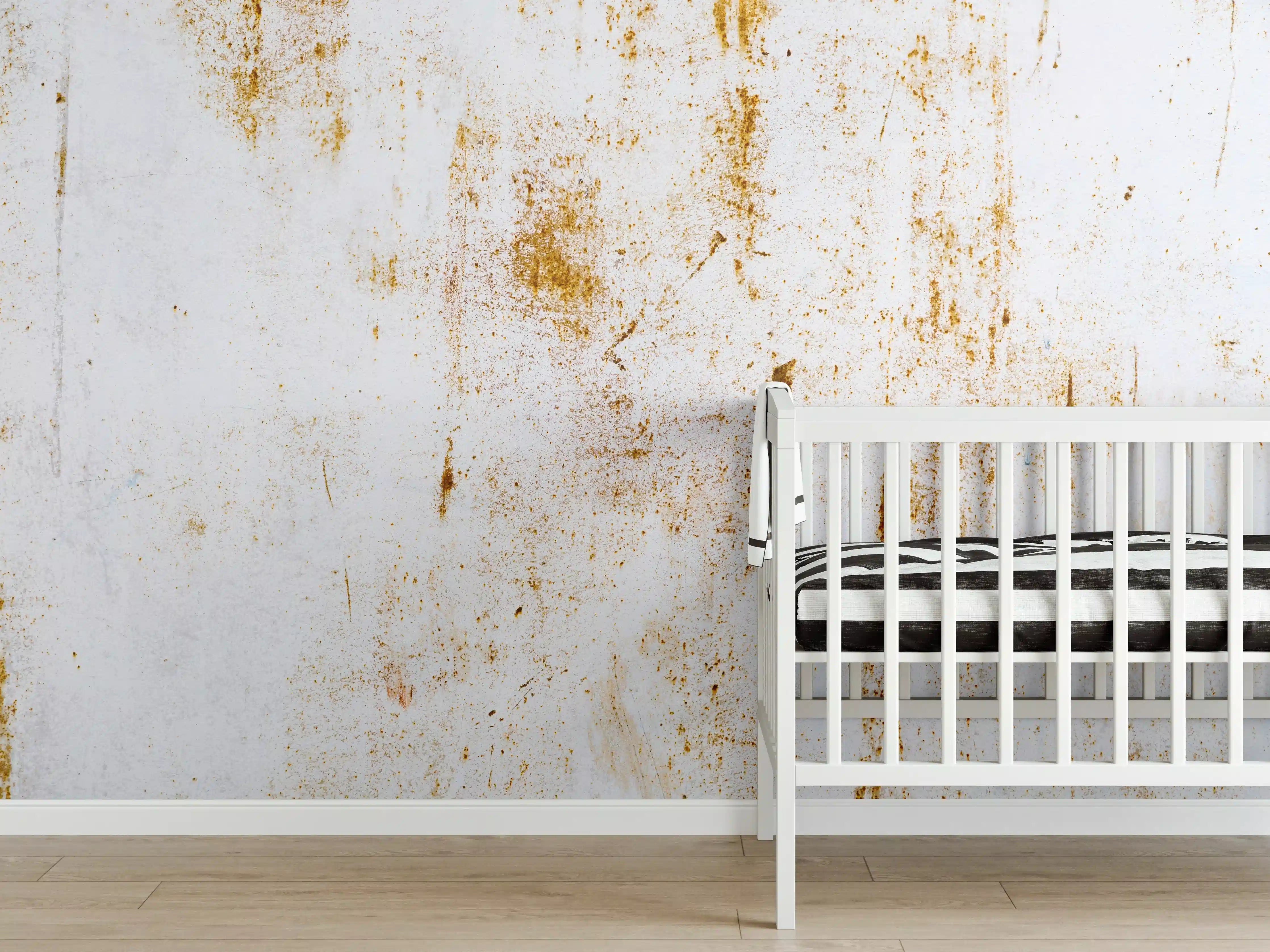 Babyzimmer Wandgestaltung - Metall mit rauer Rostoberfläche