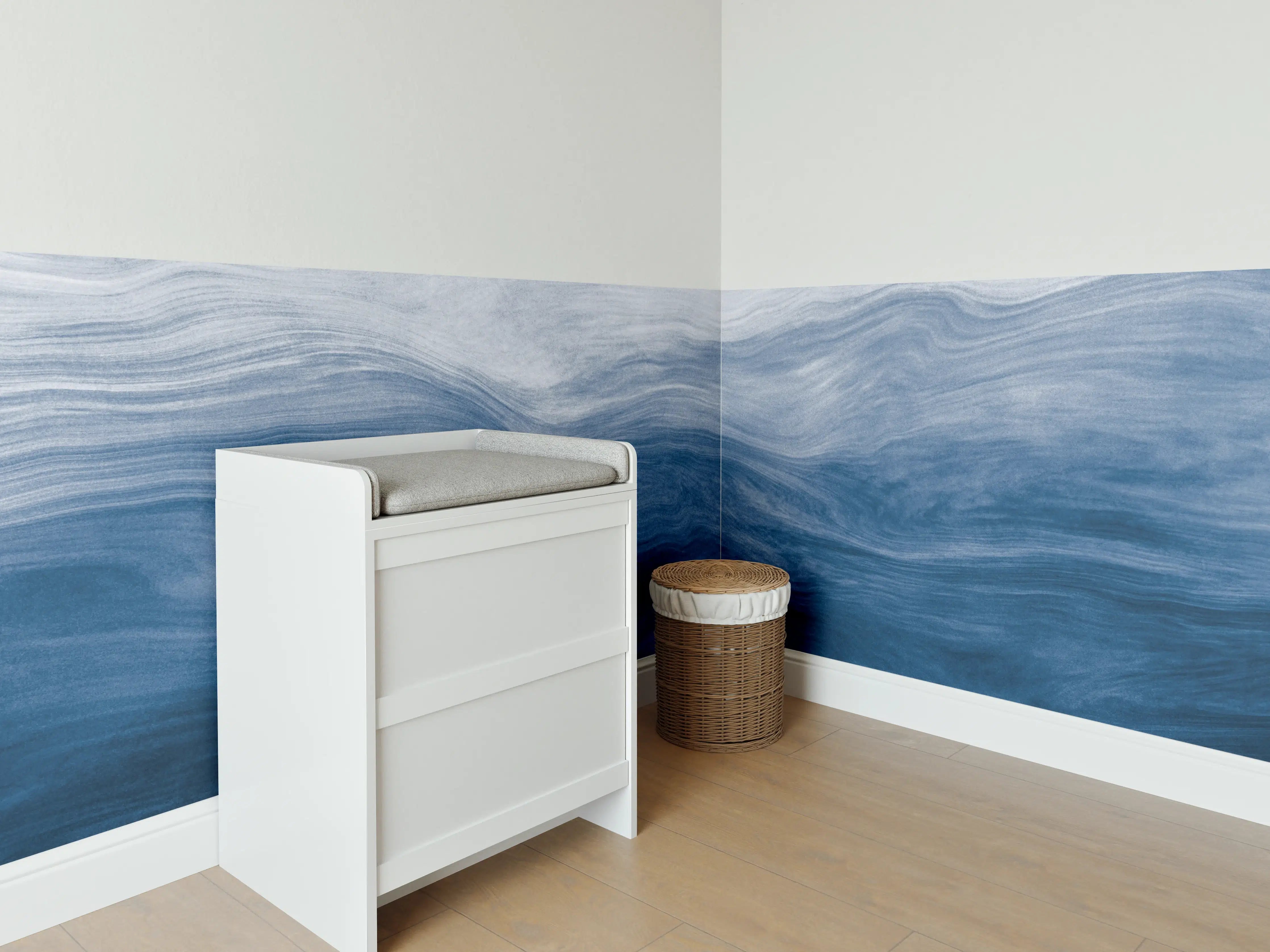 Babyzimmer Wandgestaltung - Moderne Abstrakte Blautöne Wellenstruktur