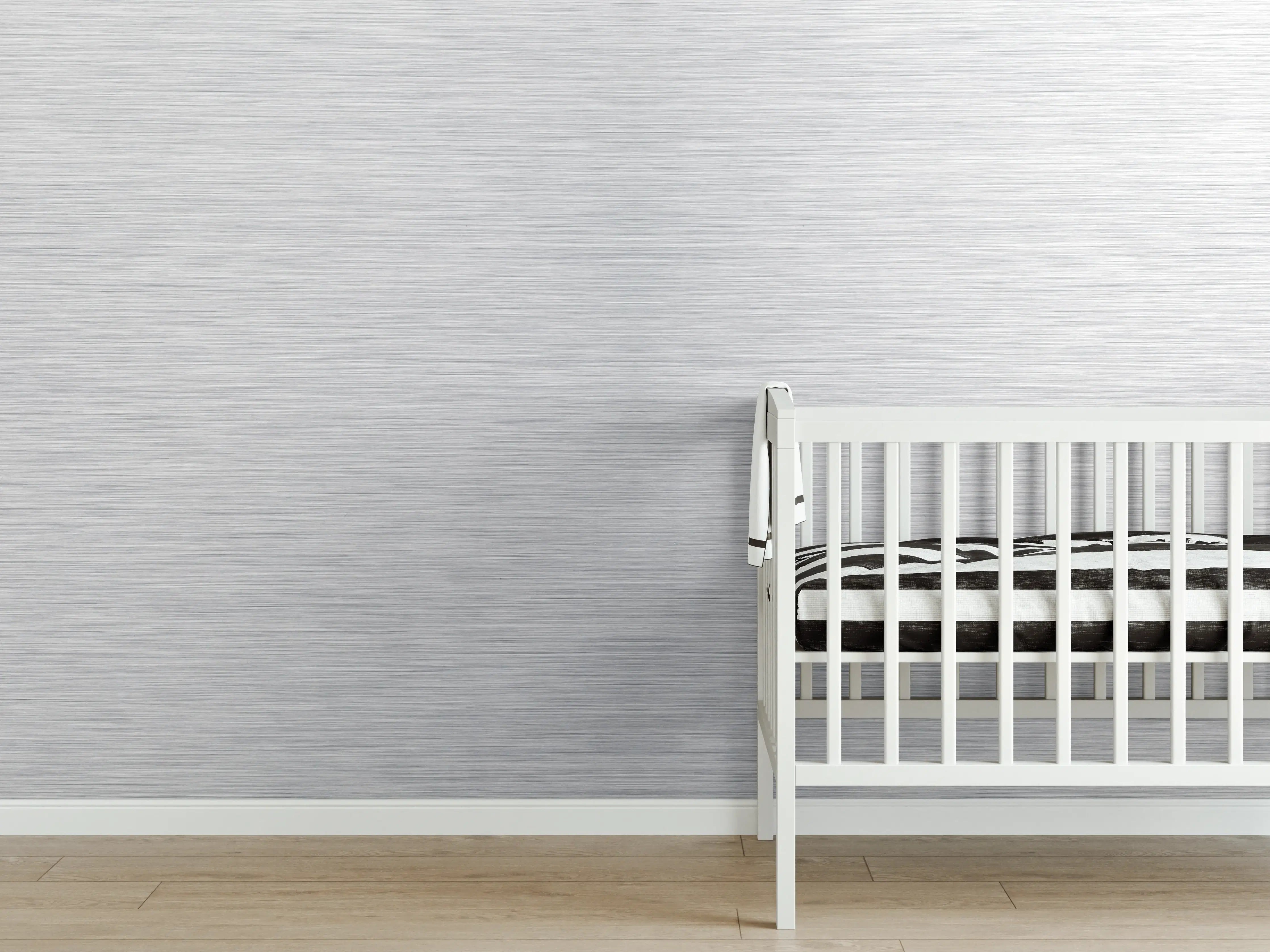 Babyzimmer Wandgestaltung - Moderne Metalltextur in Silberoptik