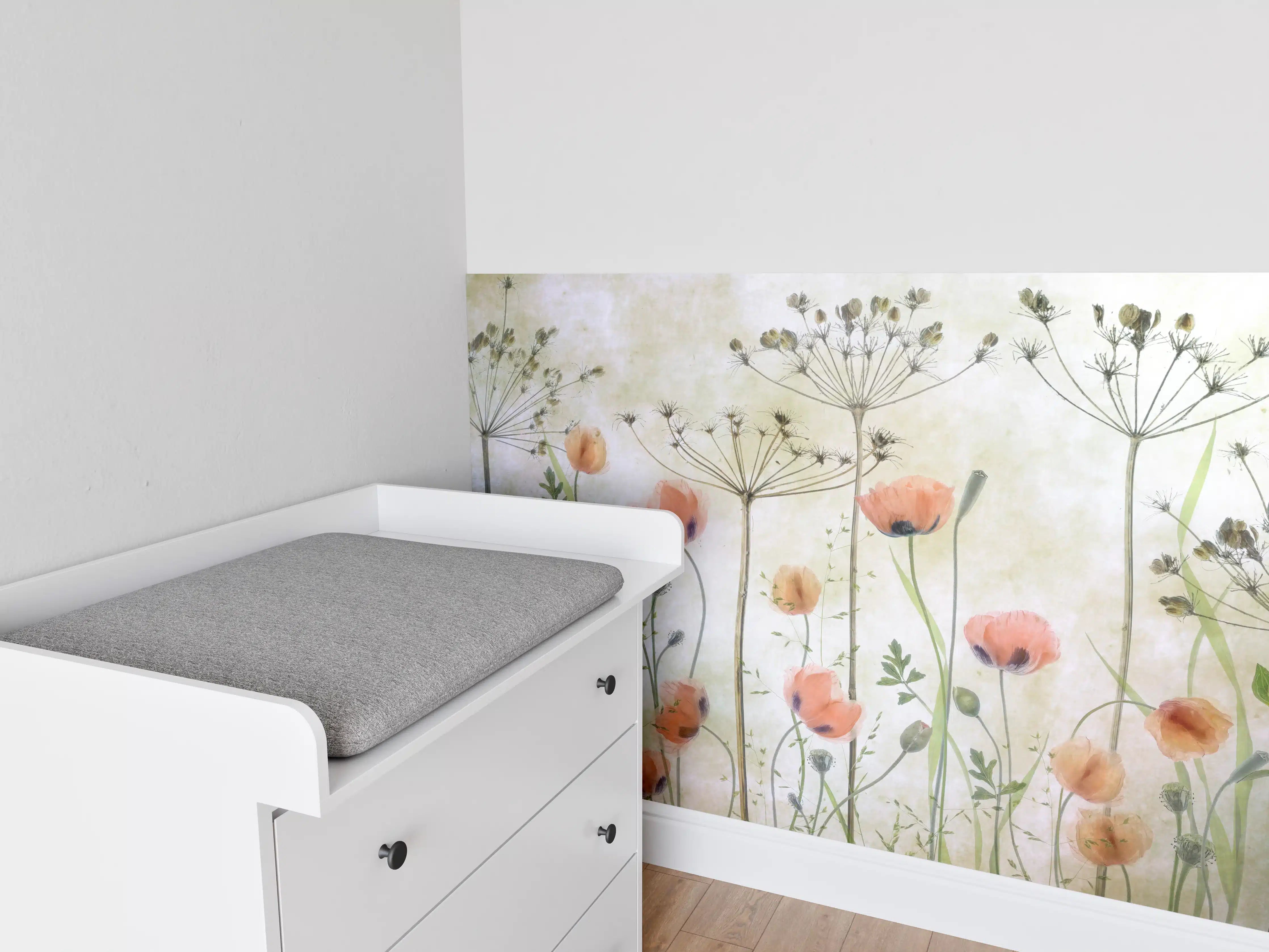 Babyzimmer Wandgestaltung - Mohnblumen - Florale Zeichnung