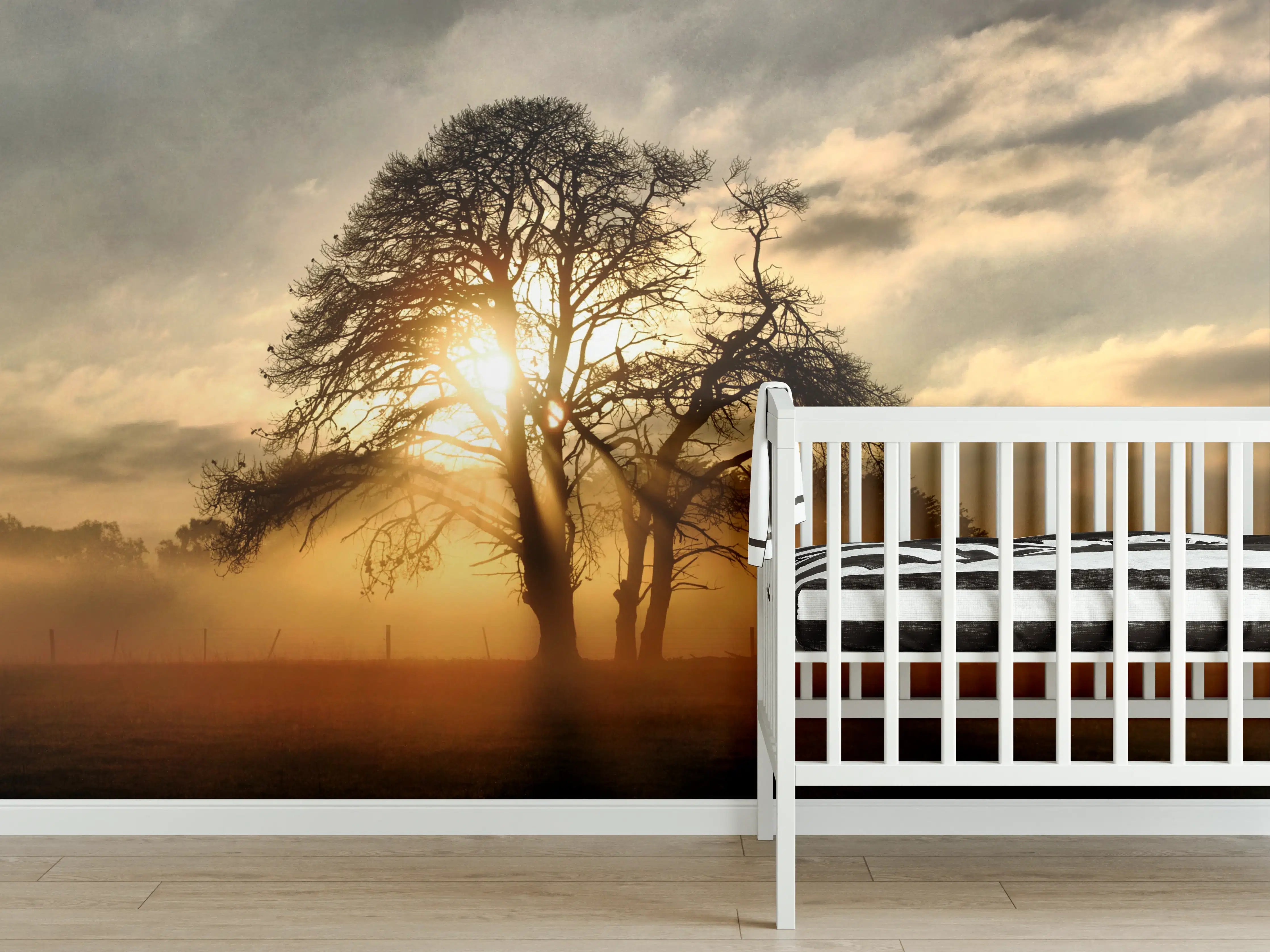 Babyzimmer Wandgestaltung - Morgenlicht durch graue Zweige