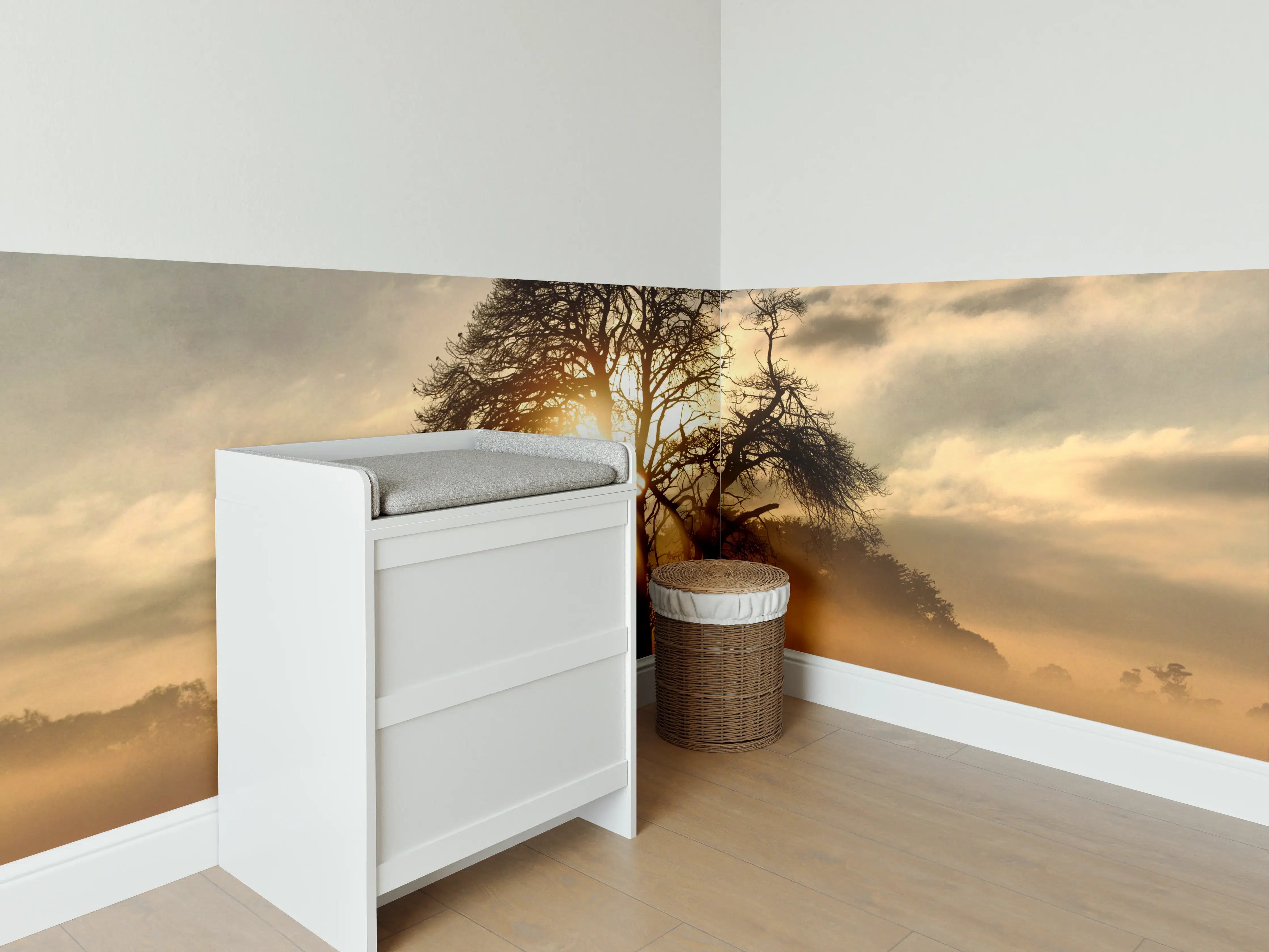 Babyzimmer Wandgestaltung - Morgenlicht durch graue Zweige
