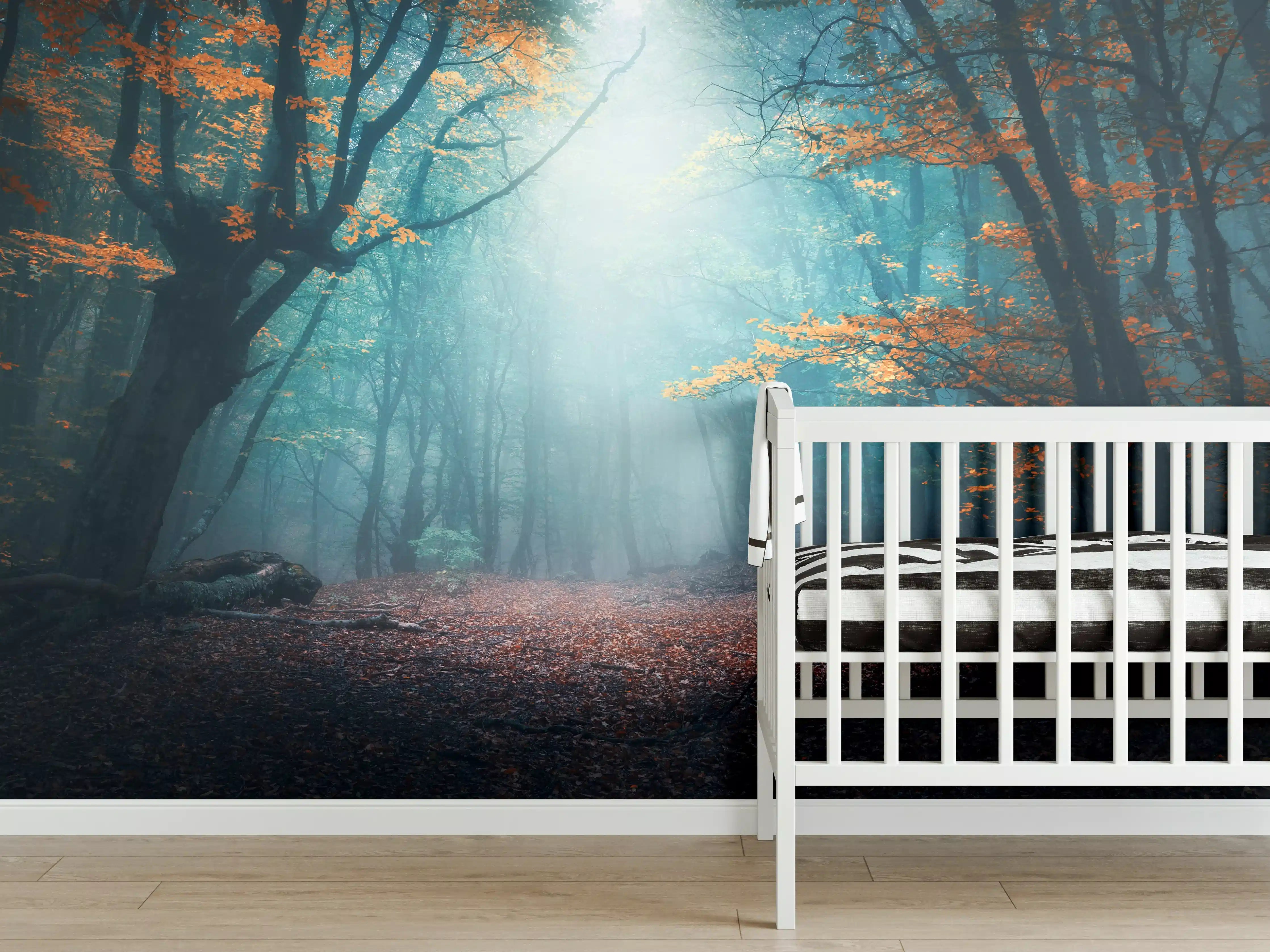 Babyzimmer Wandgestaltung - Mystischer Nebelwald im Morgenlicht