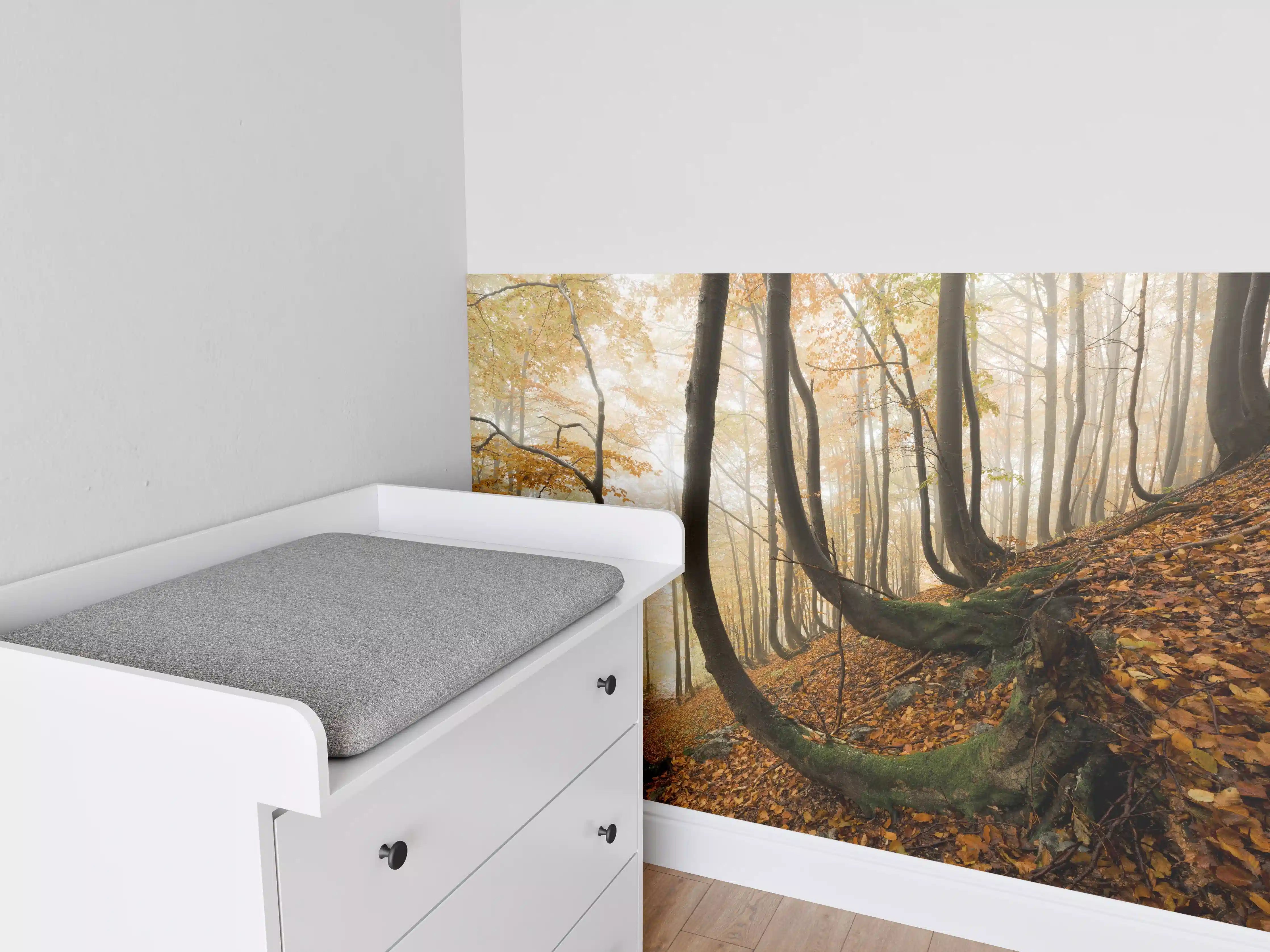 Babyzimmer Wandgestaltung - Mystischer Wald im Herbst