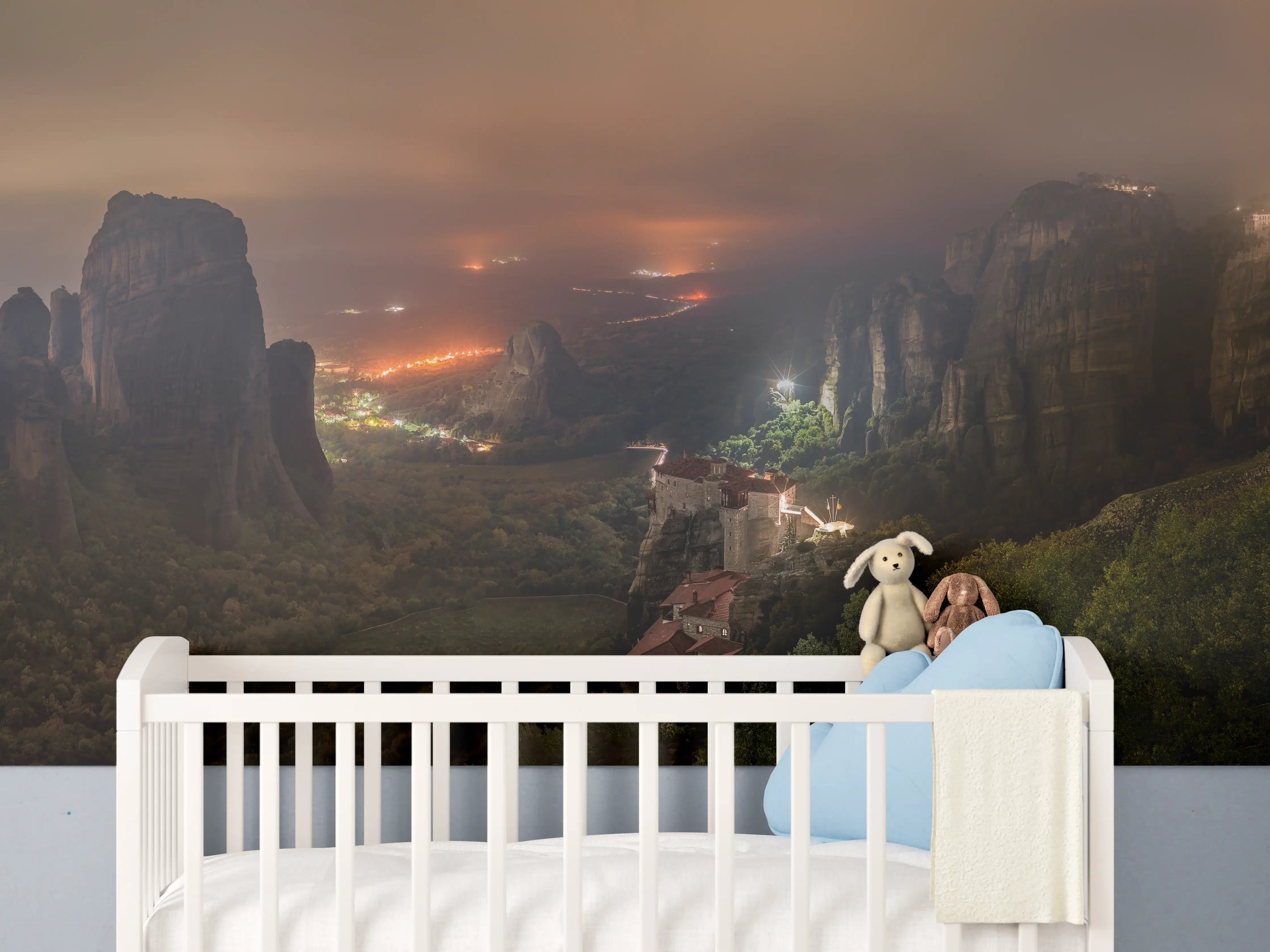 Babyzimmer Wandgestaltung - Nächtlicher Blick auf Meteora Berge