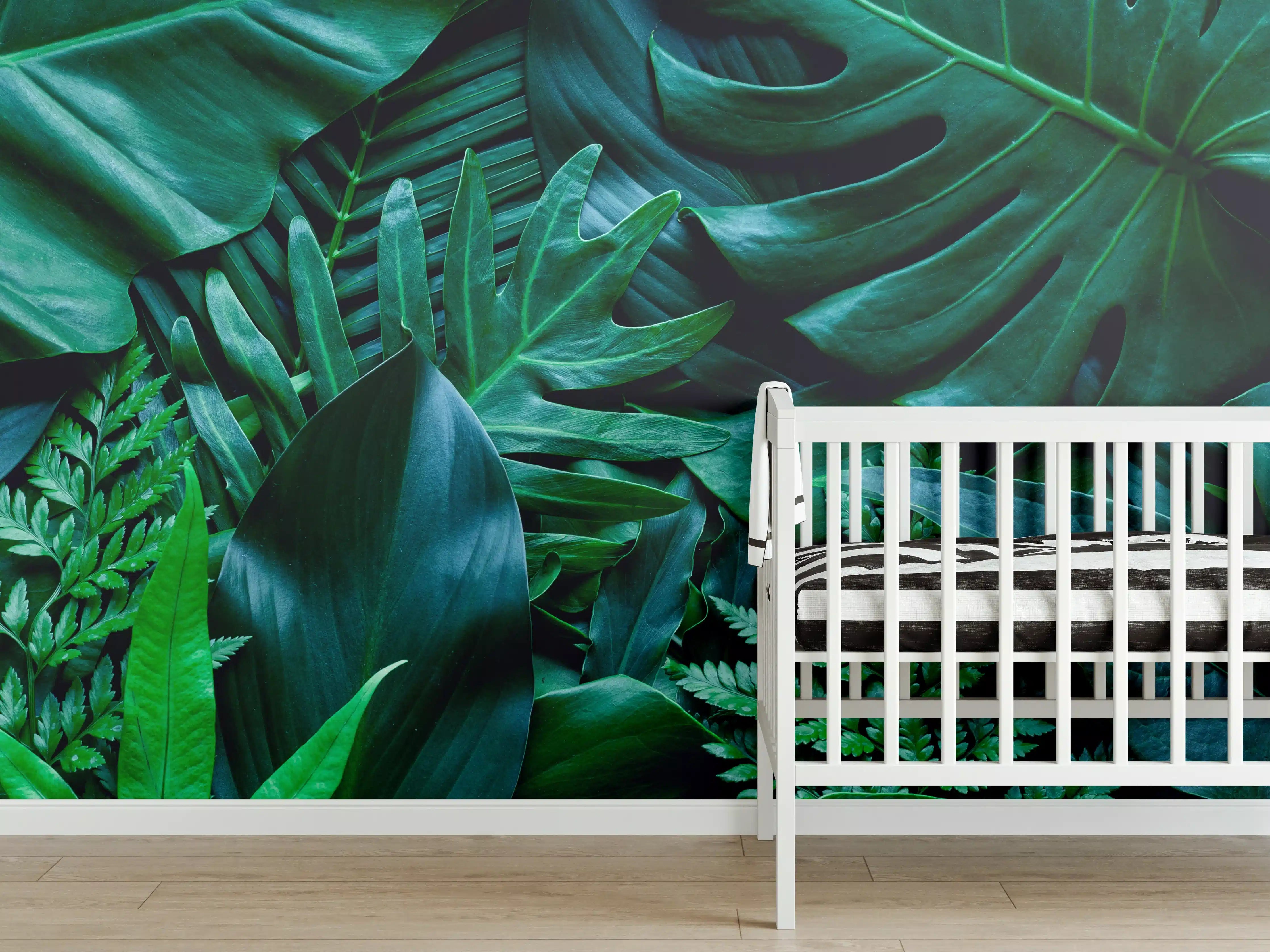 Babyzimmer Wandgestaltung - Nahaufnahme von tropischen grünen Blättern