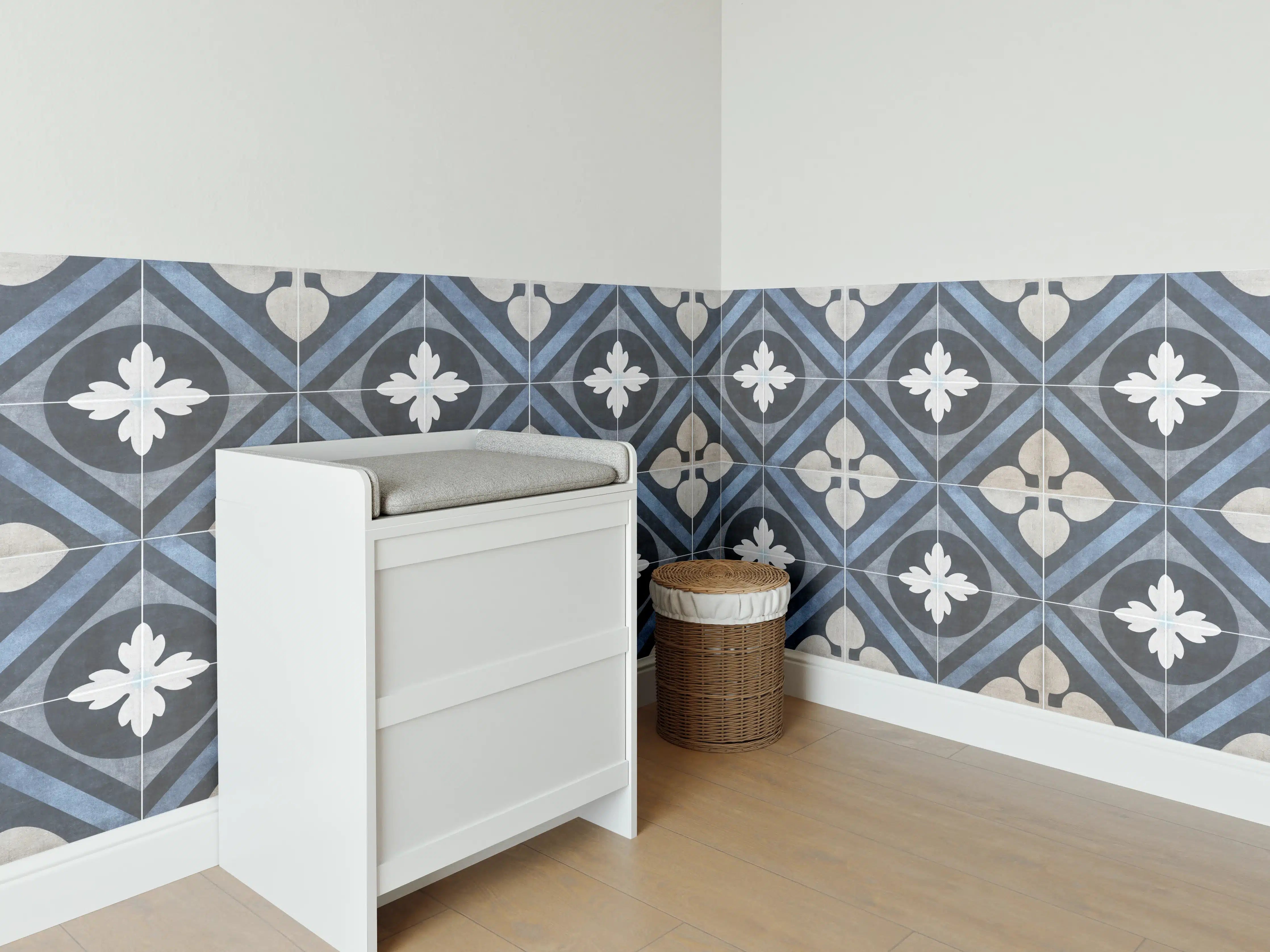 Babyzimmer Wandgestaltung - Nahtlose blau weiße vintage Fliesen
