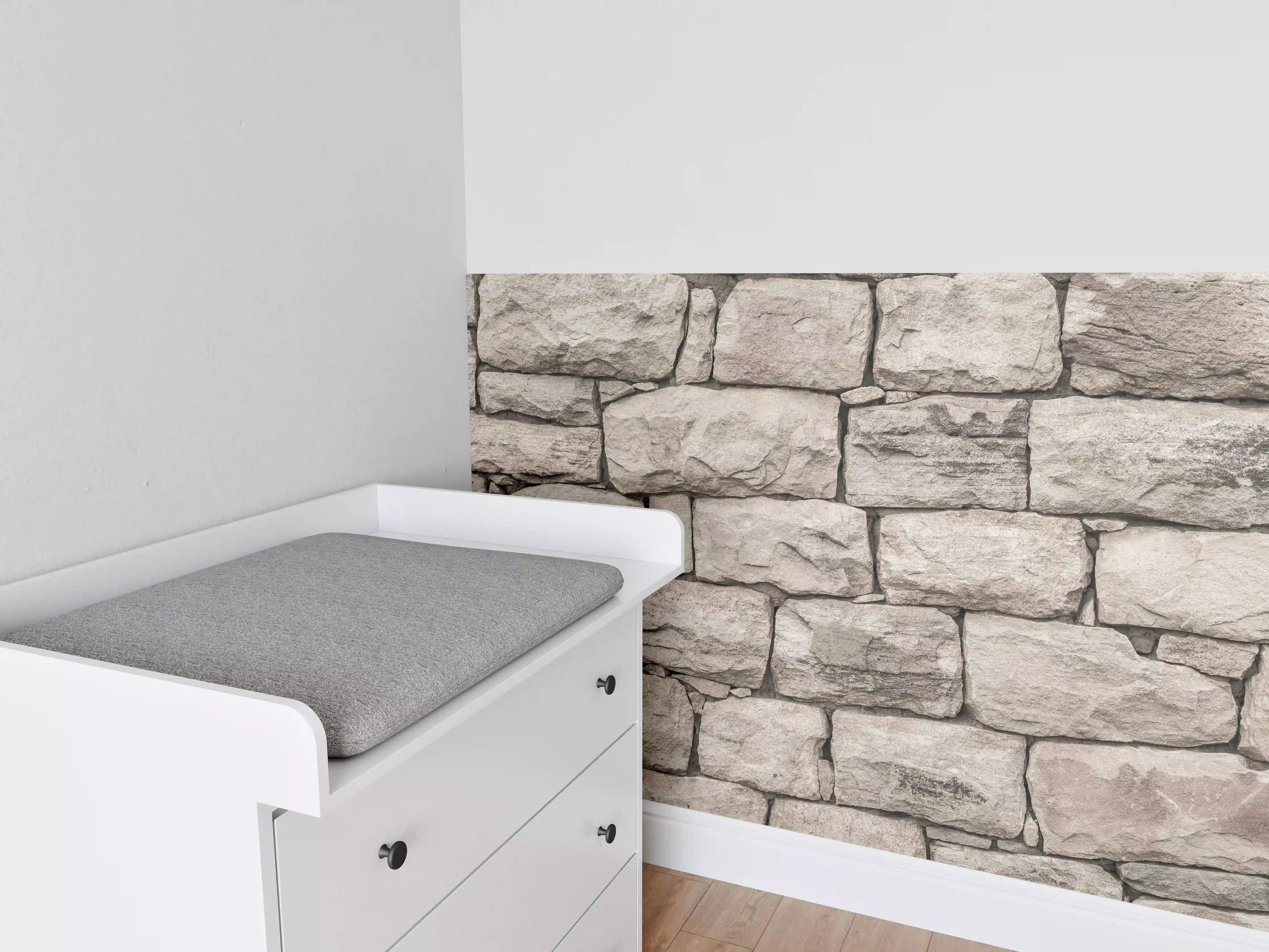 Babyzimmer Wandgestaltung - Natürliche Steinelemente in Beige und Grau