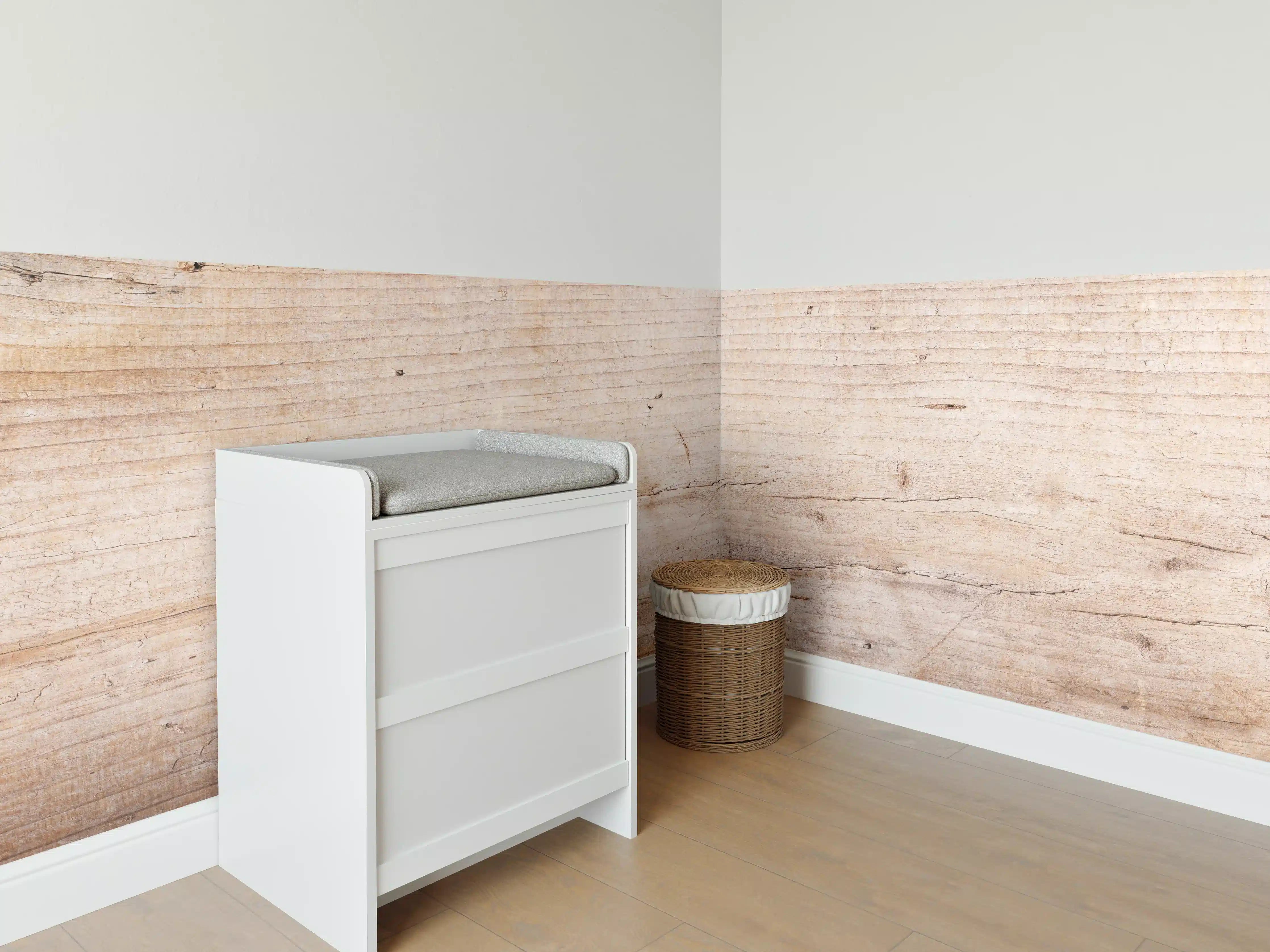 Babyzimmer Wandgestaltung - Naturbelassene Holzoptik