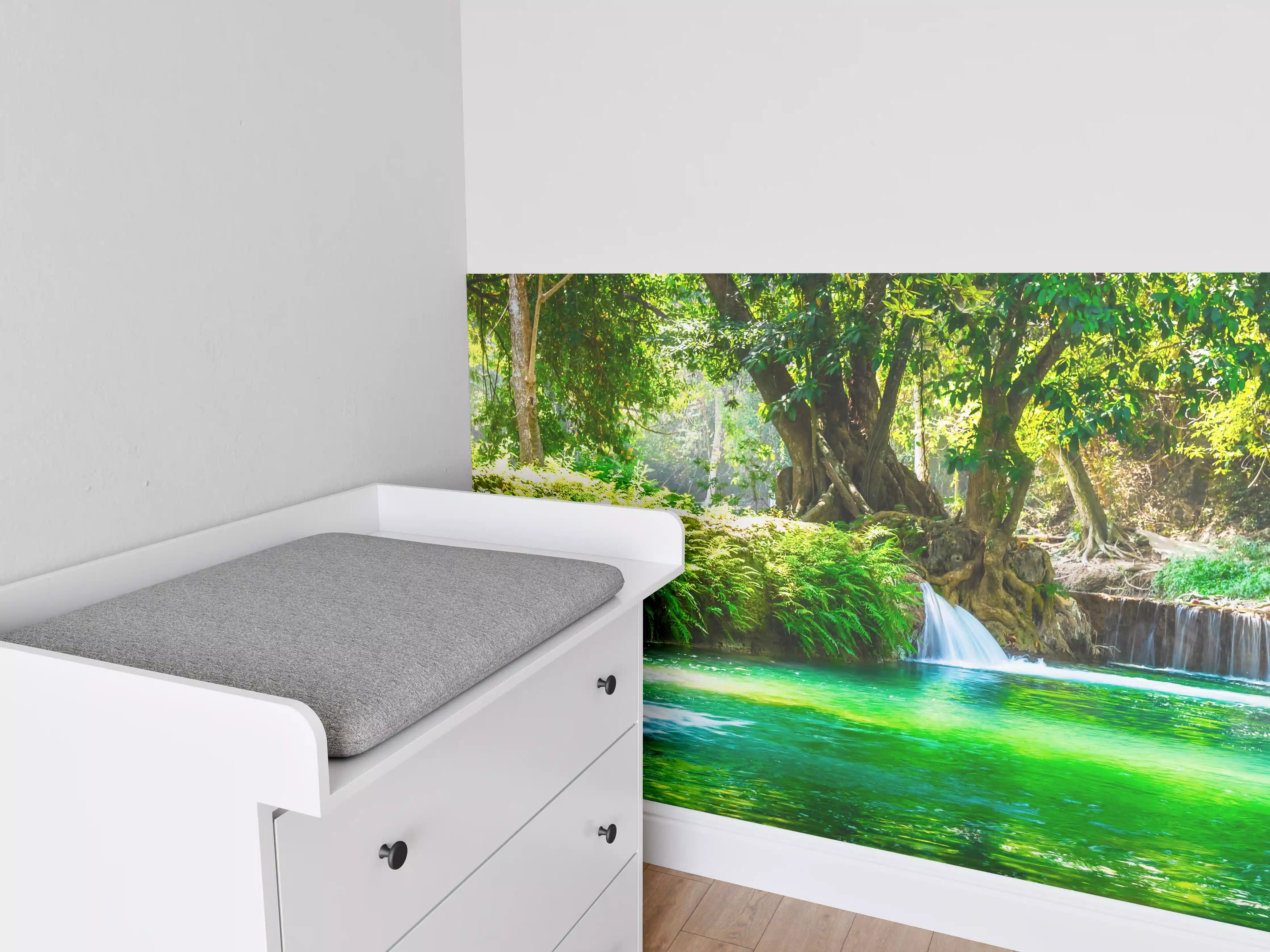 Babyzimmer Wandgestaltung - Naturerlebnis am Wasserfall im Grünen