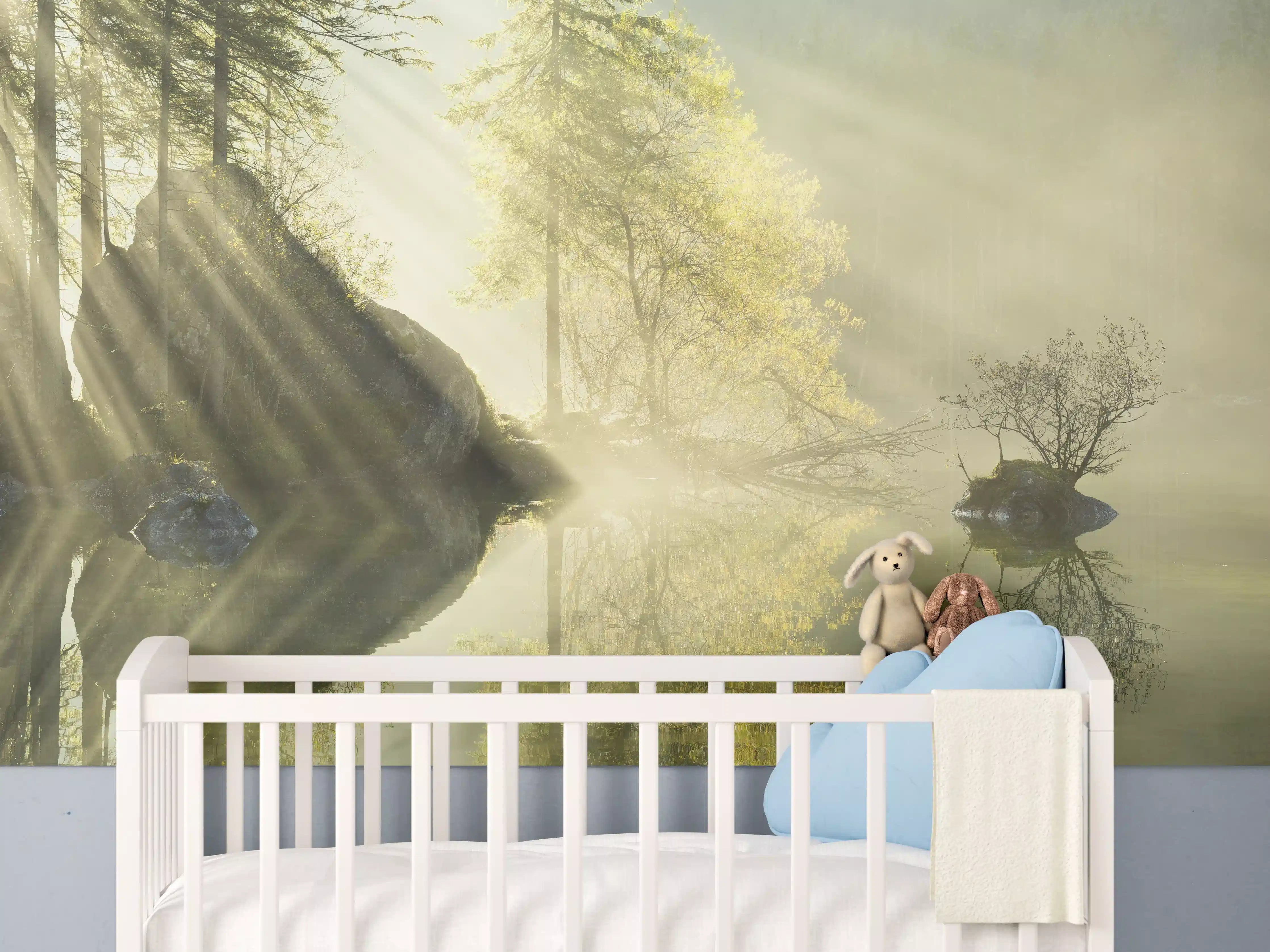 Babyzimmer Wandgestaltung - Nebeliger Waldsee bei Sonnenaufgang