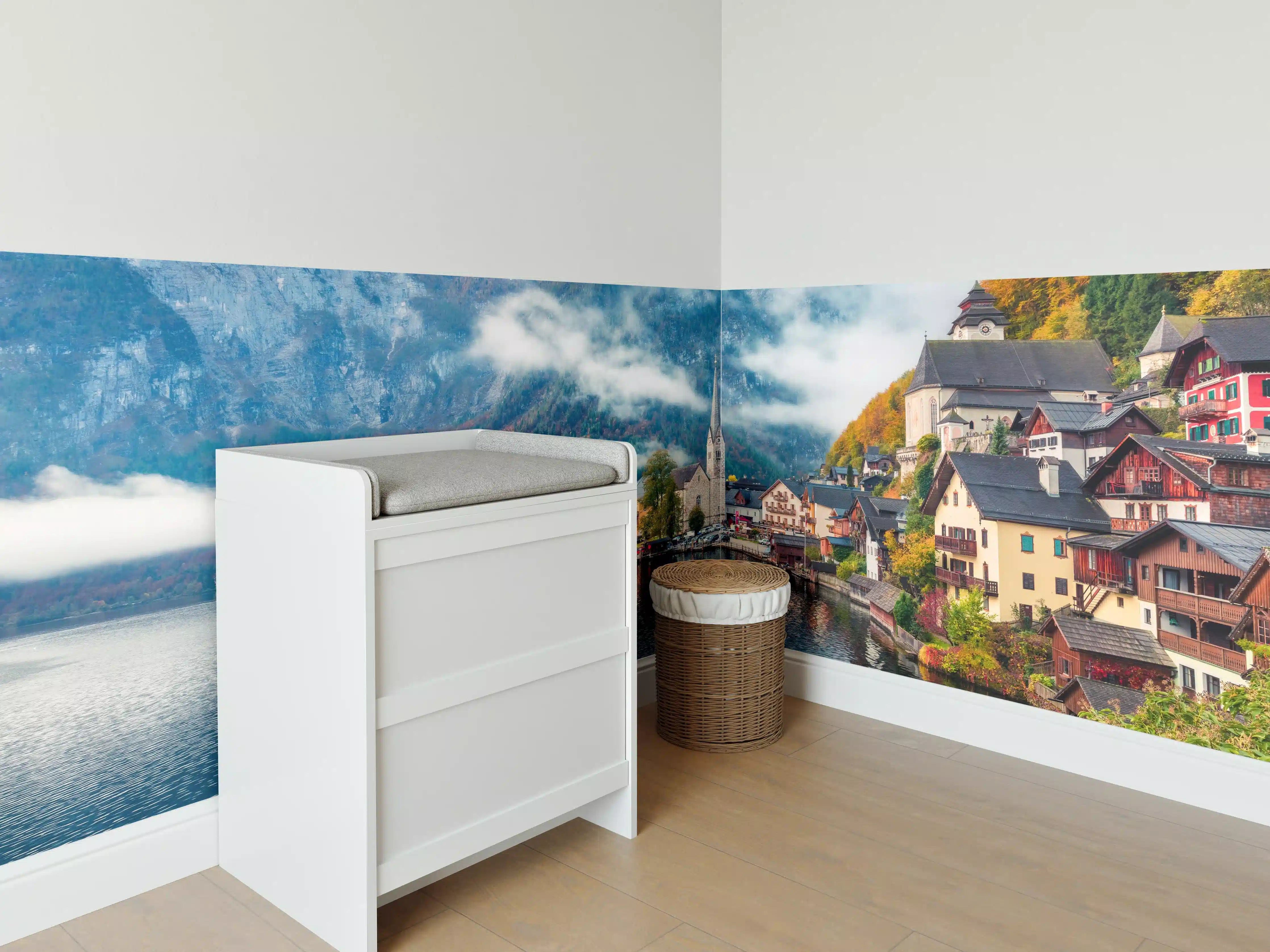 Babyzimmer Wandgestaltung - Neblige Herbstszene am Hallstätter See