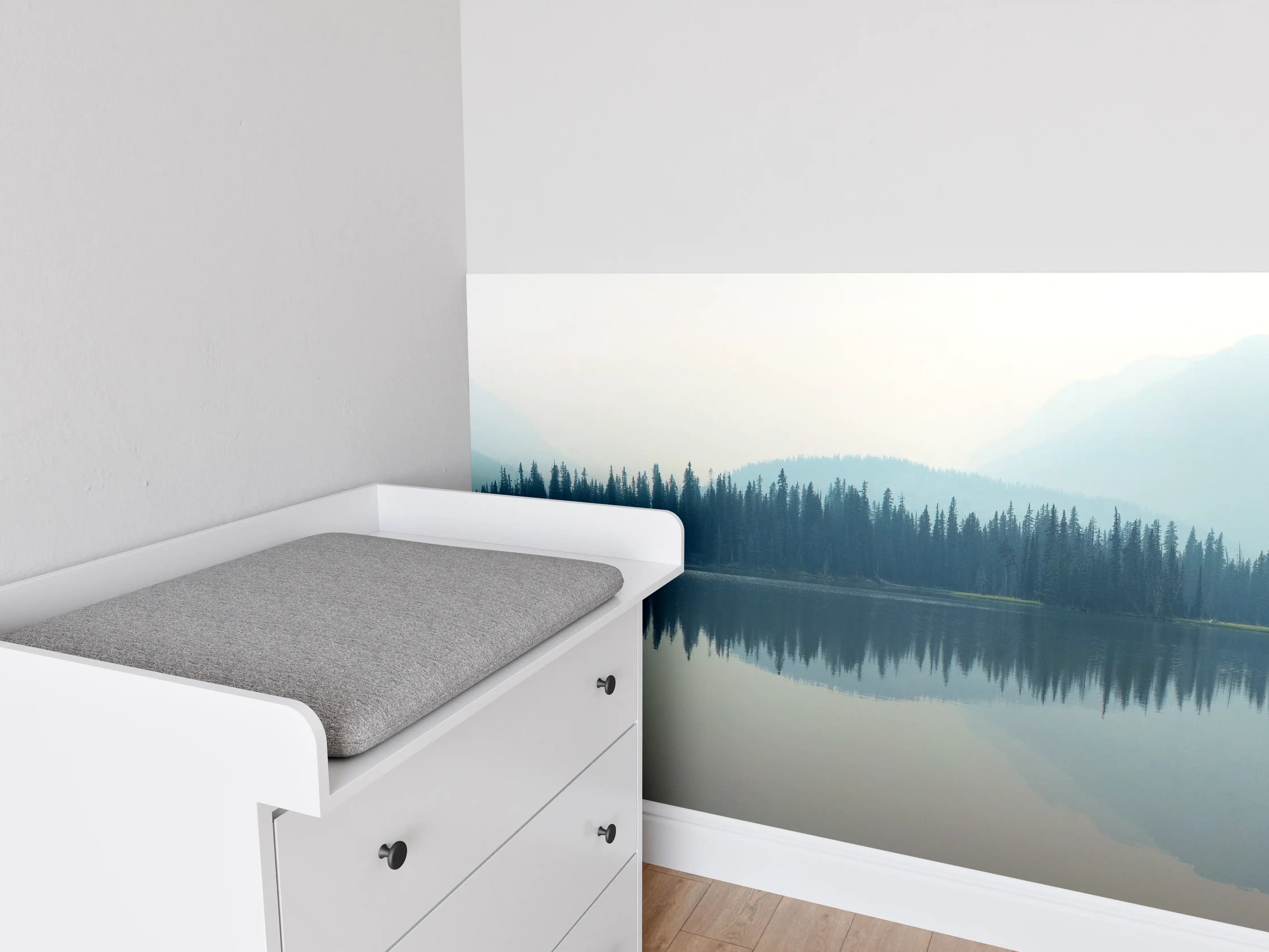 Babyzimmer Wandgestaltung - Nebliger Bergsee