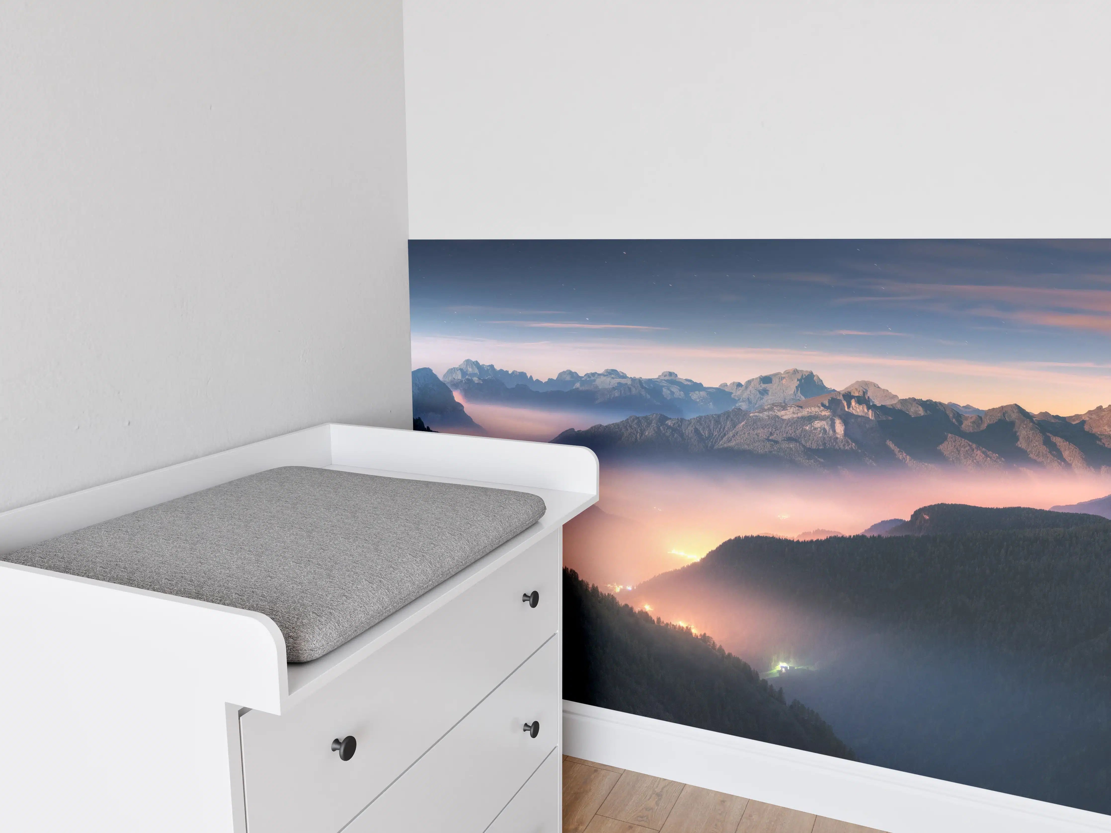 Babyzimmer Wandgestaltung - Nebliger Blick auf Dolomiten