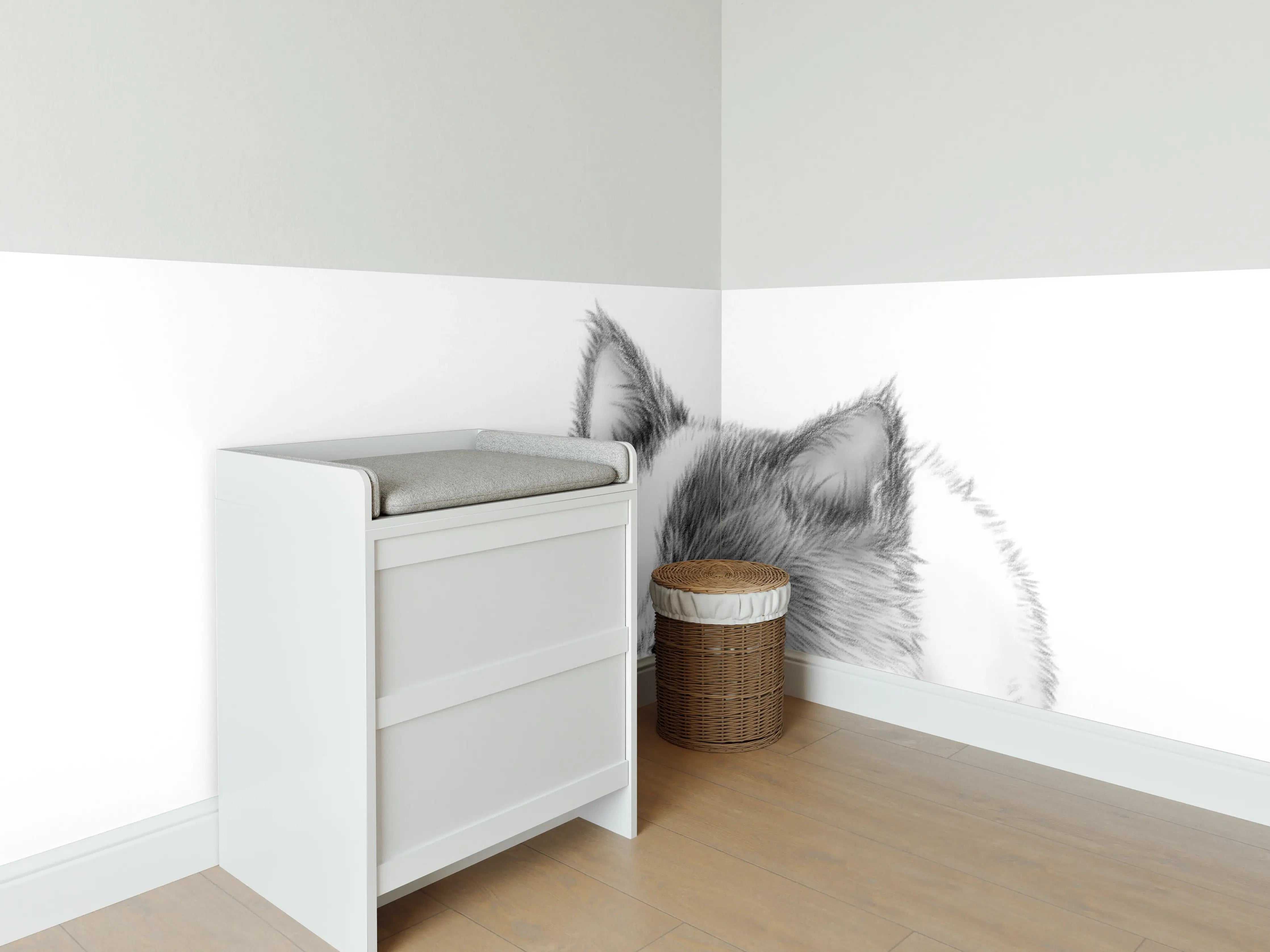 Babyzimmer Wandgestaltung - Niedliches Katzenbaby mit Schmetterling