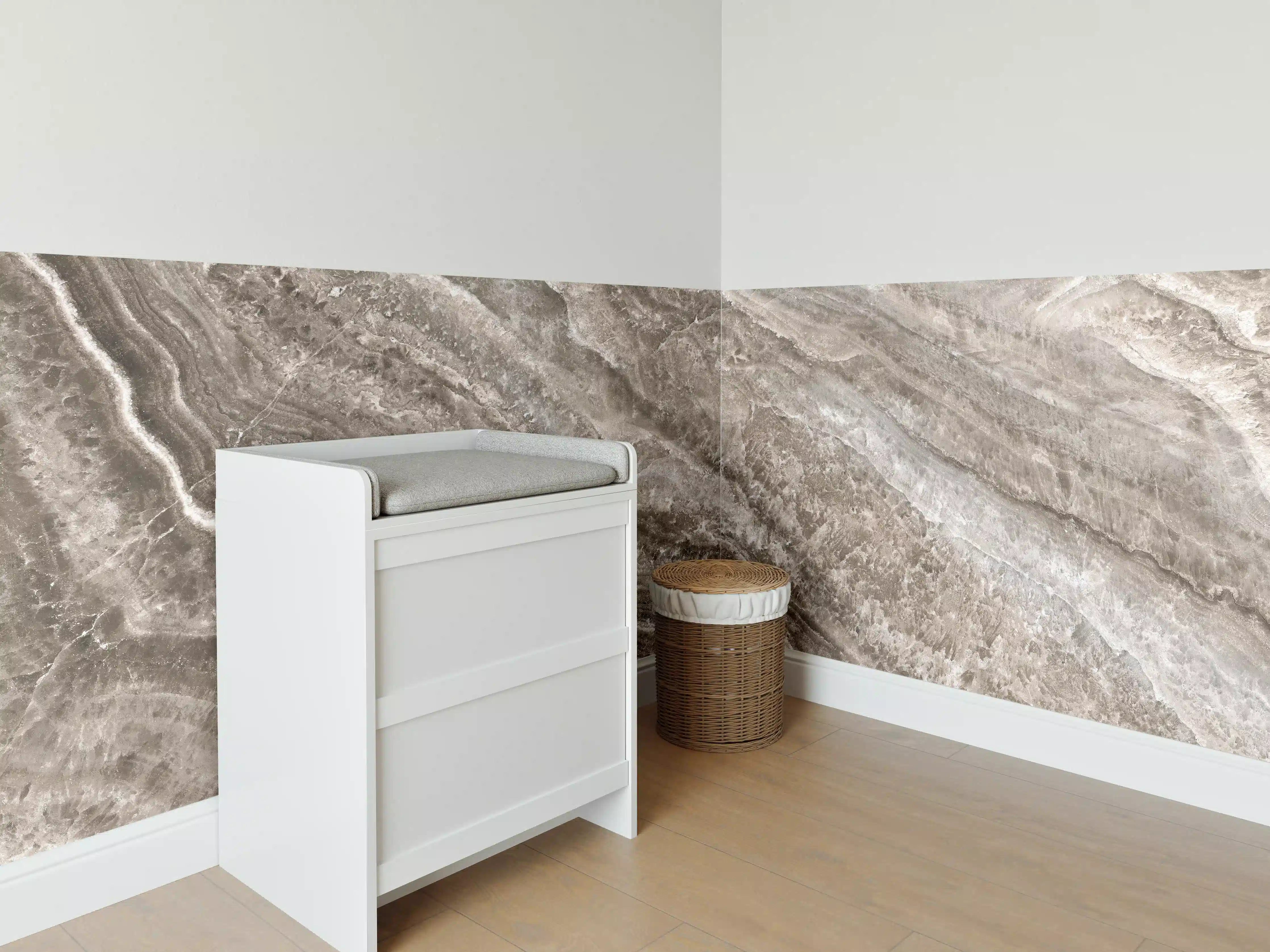 Babyzimmer Wandgestaltung - Onyx Marmortextur