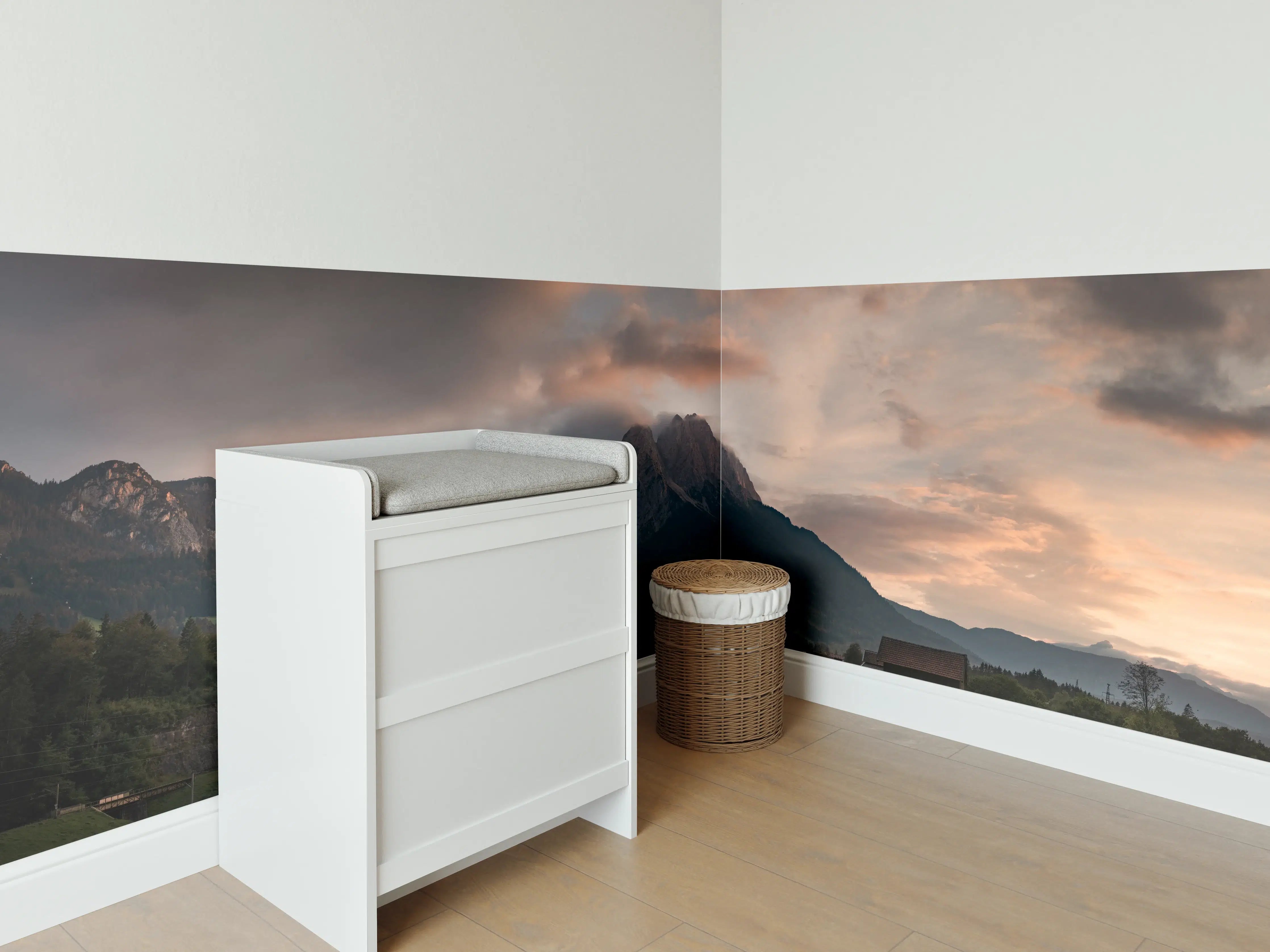 Babyzimmer Wandgestaltung - Panorama von der wolkenverhangenen Zugspitze