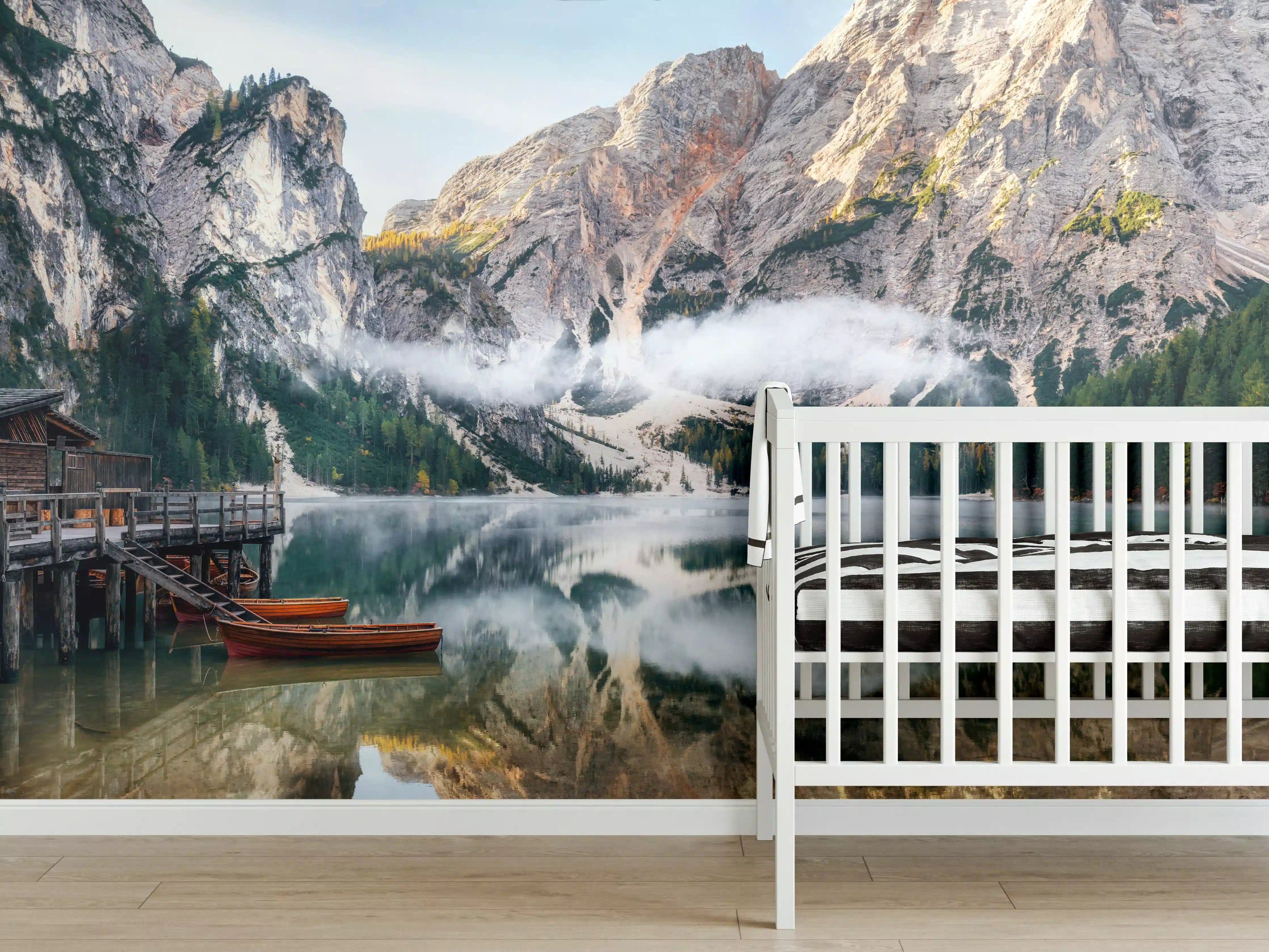 Babyzimmer Wandgestaltung - Panoramablick auf Pragser Wildsee