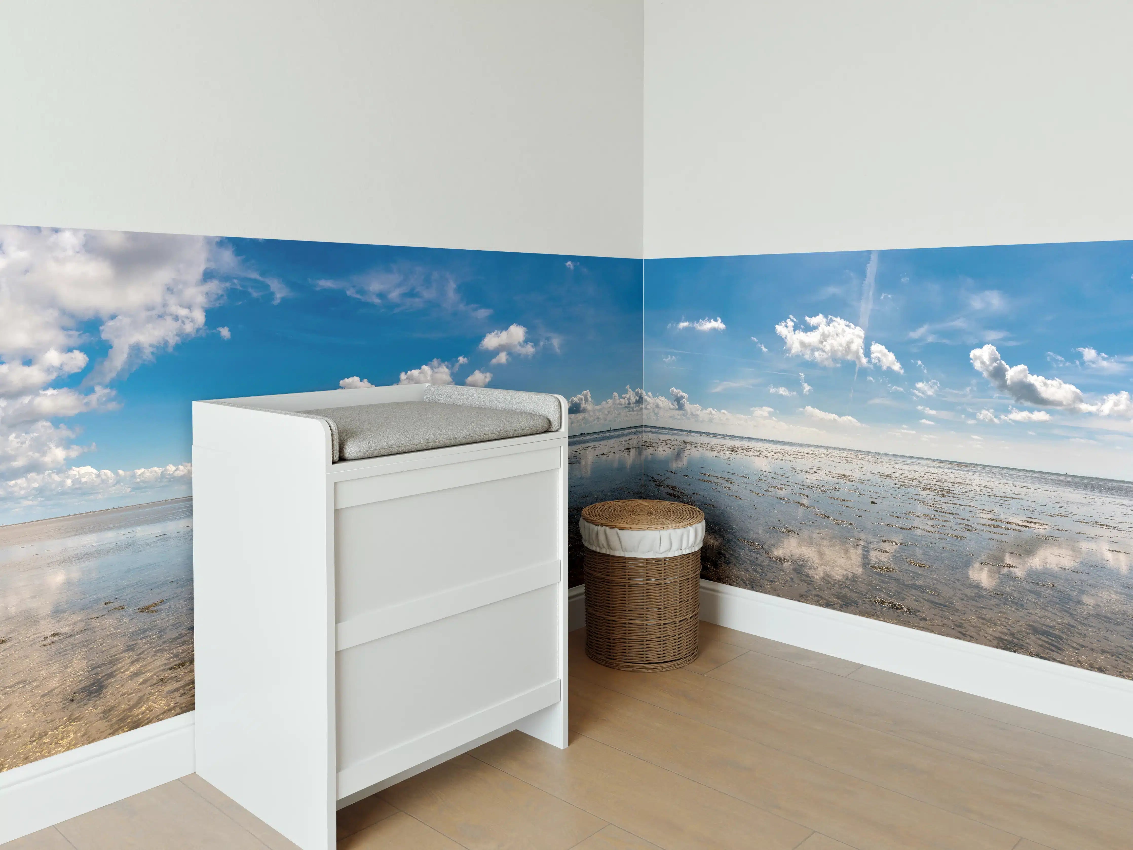 Babyzimmer Wandgestaltung - Panoramablick auf den ruhigen Ozean