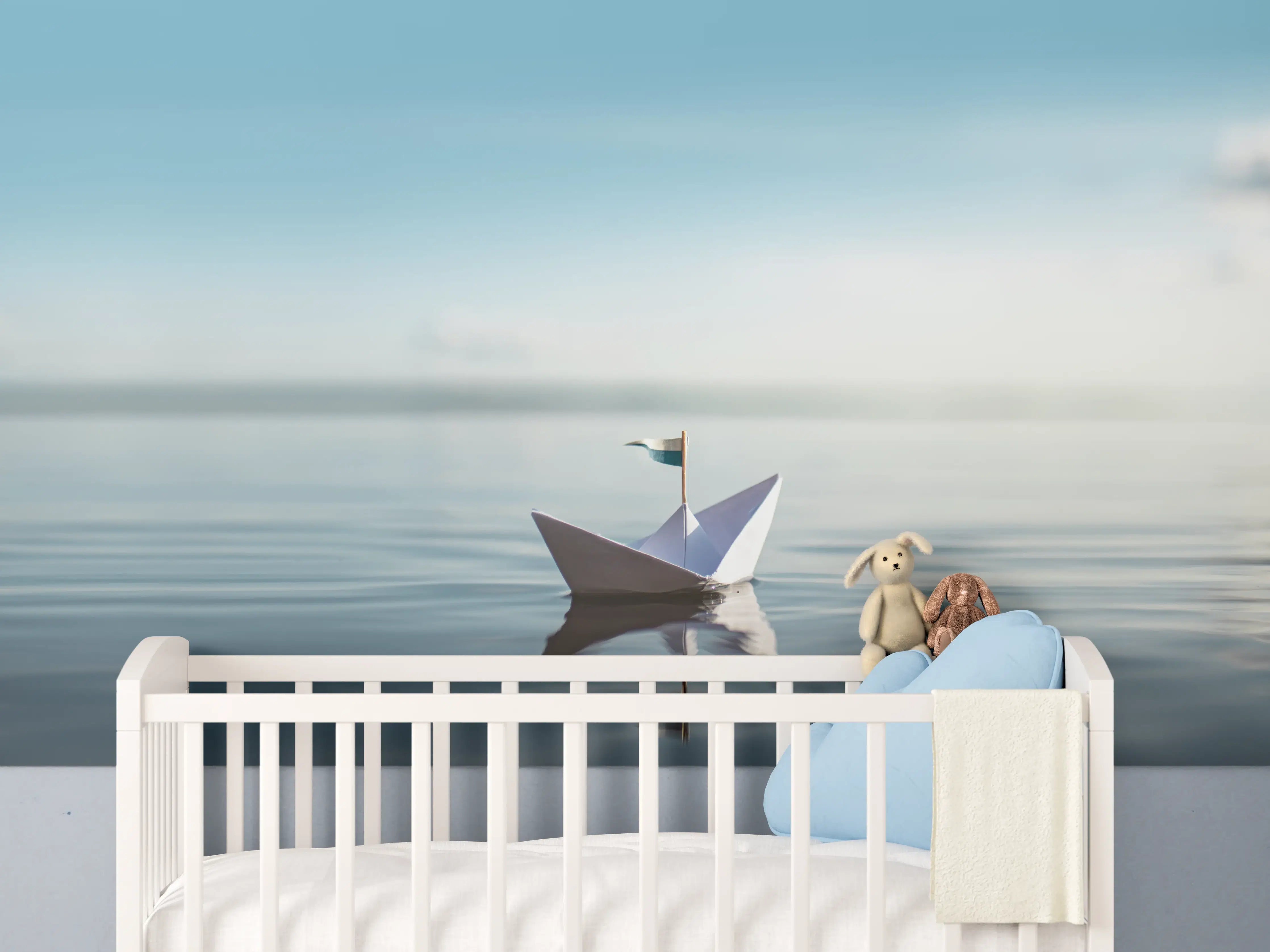 Babyzimmer Wandgestaltung - Papierboot auf ruhigem Meer