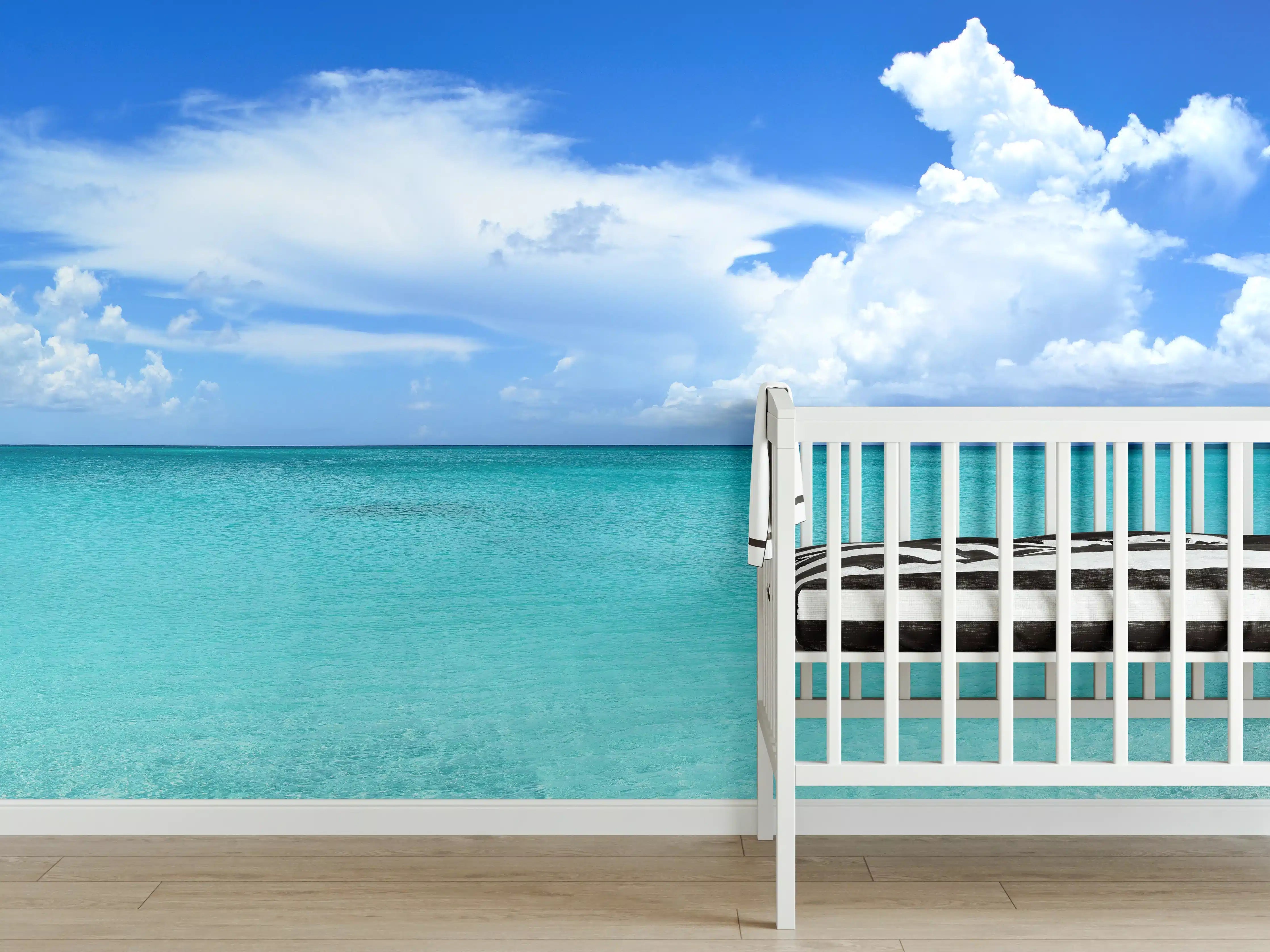 Babyzimmer Wandgestaltung - Paradiesische Strandkulisse mit Himmel und Wasser