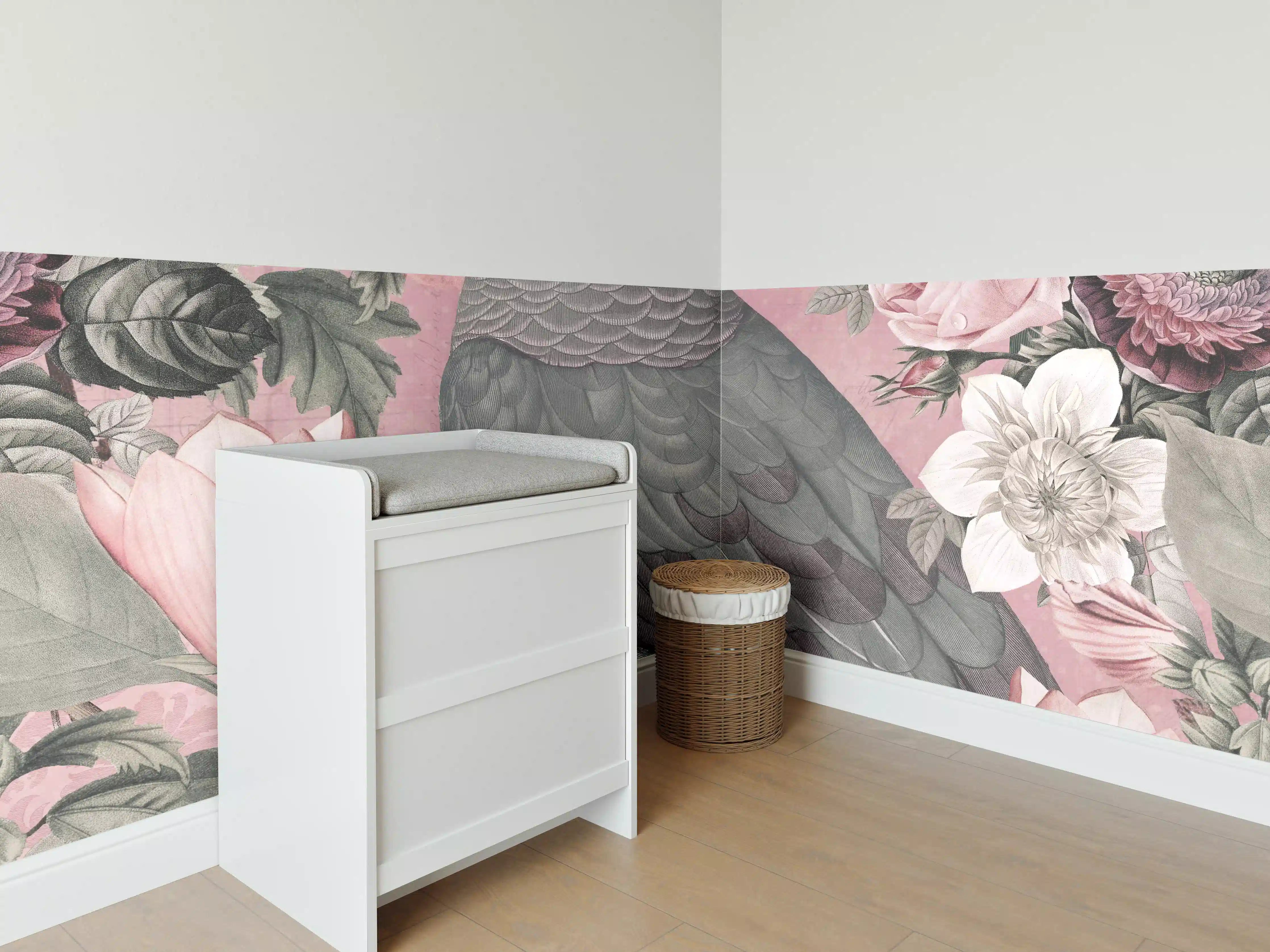 Babyzimmer Wandgestaltung - Pastellrosa Papagei Flora