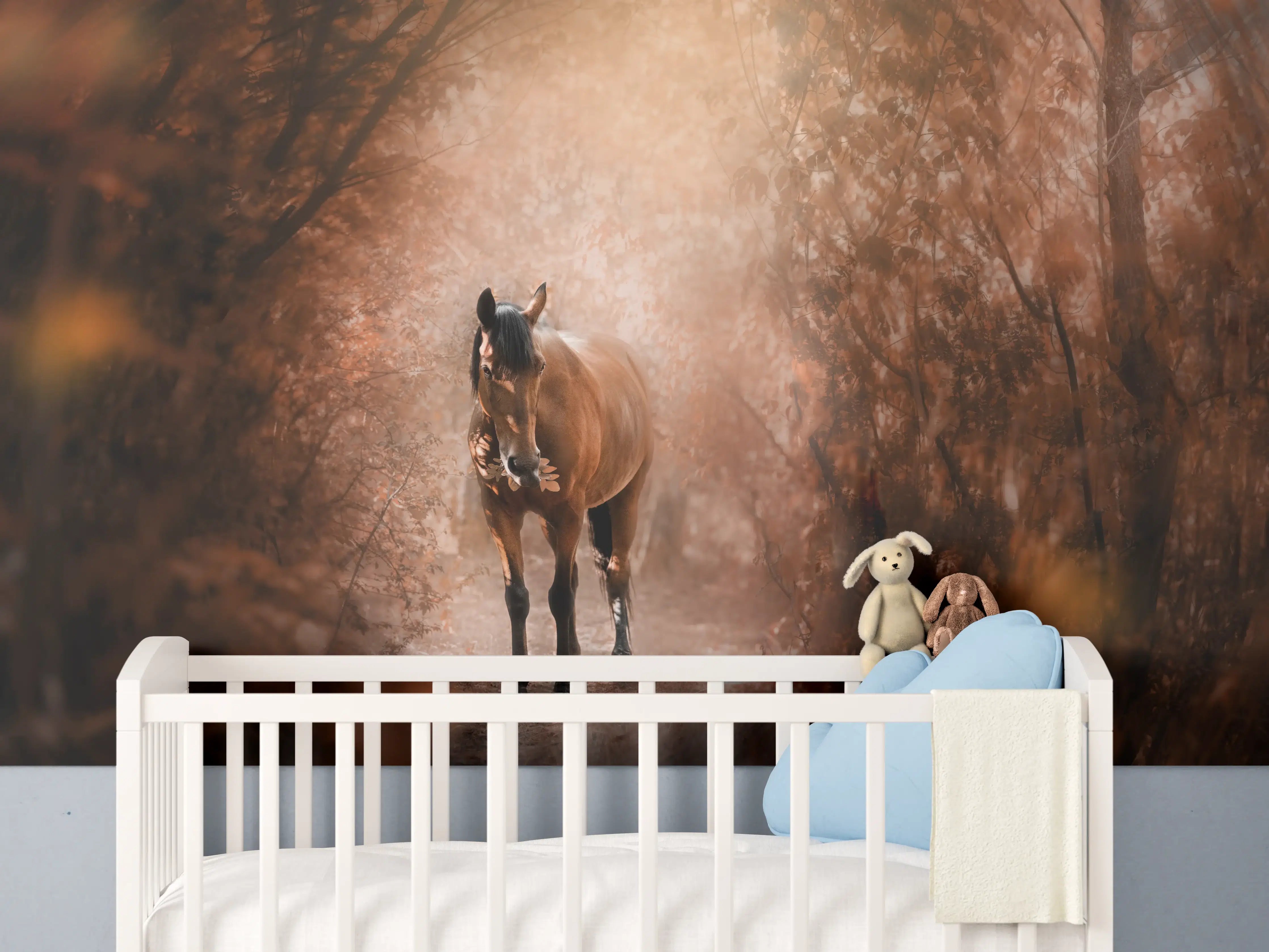 Babyzimmer Wandgestaltung - Pferd stehend im Wald