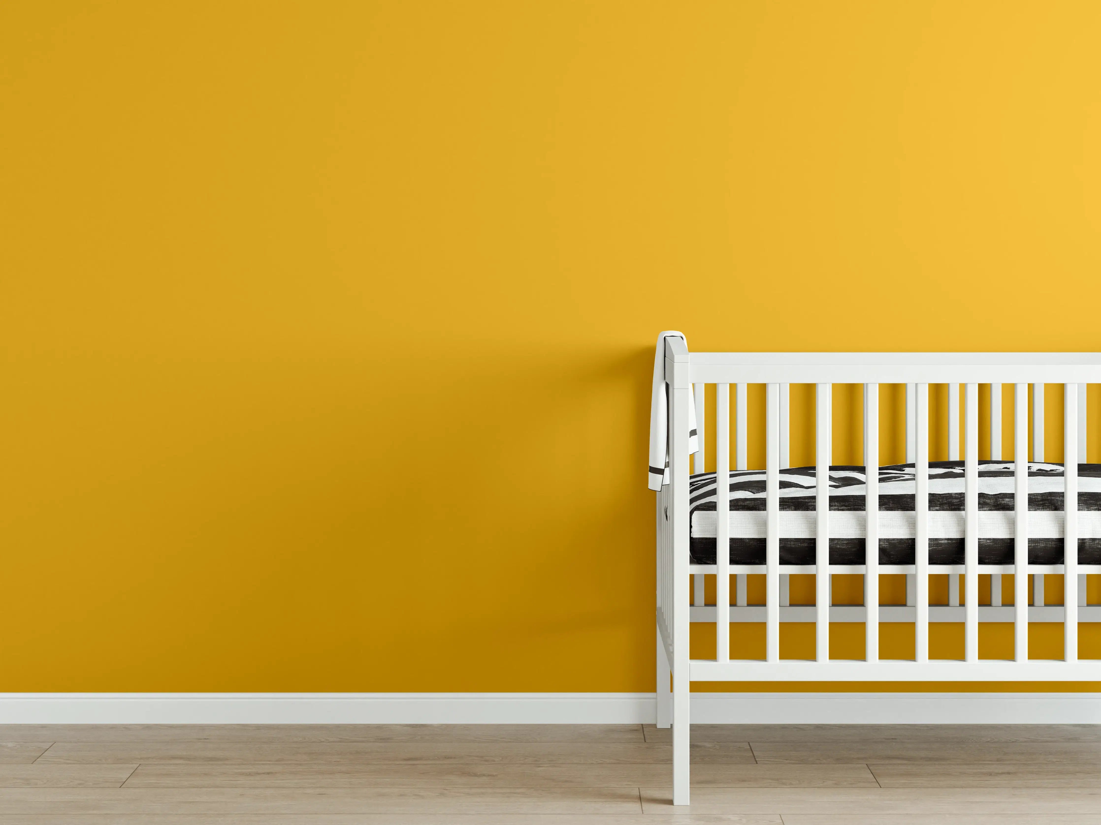 Babyzimmer Wandgestaltung - RAL 1006 (Maisgelb)