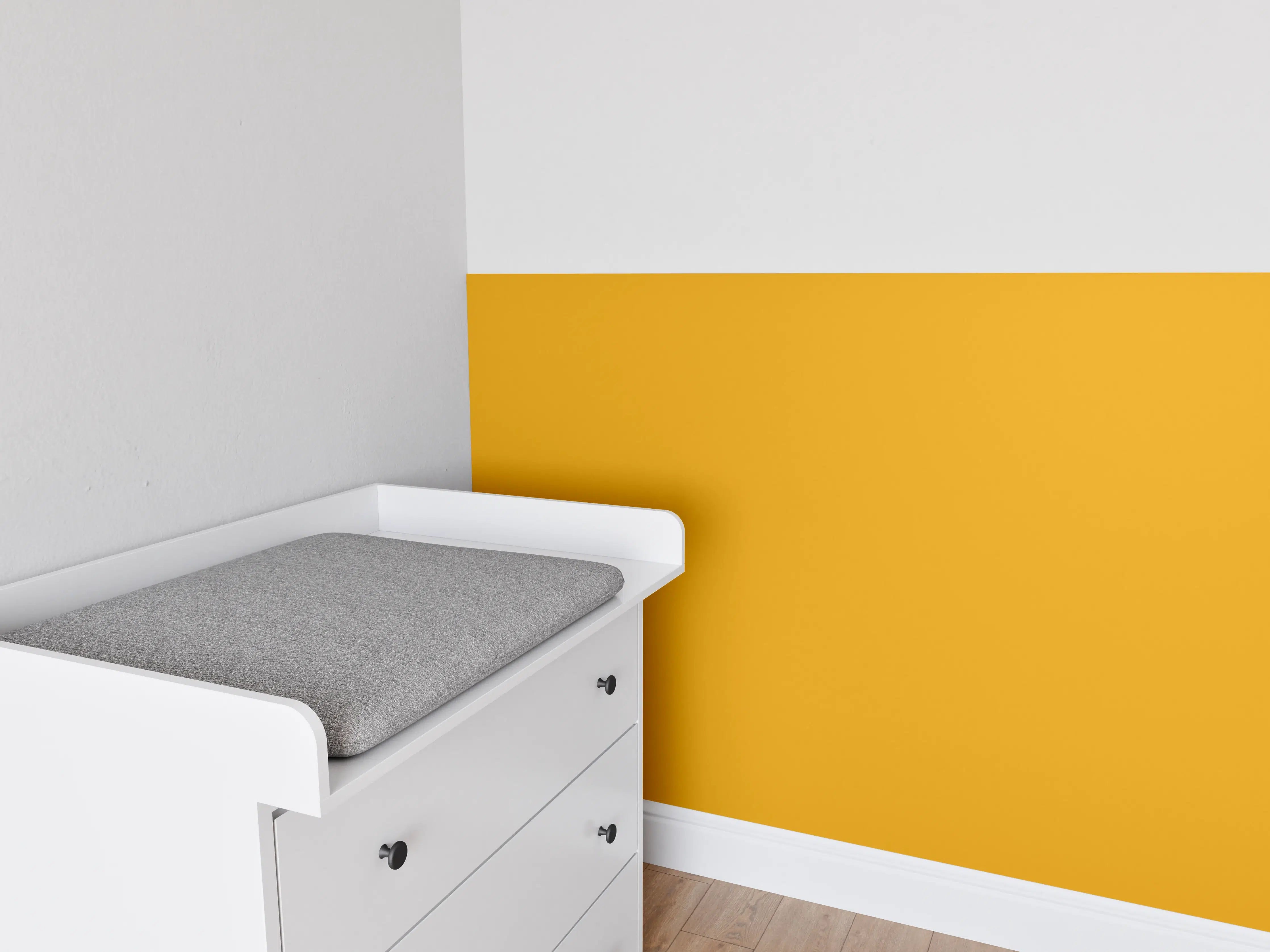 Babyzimmer Wandgestaltung - RAL 1007 (Narzissengelb)