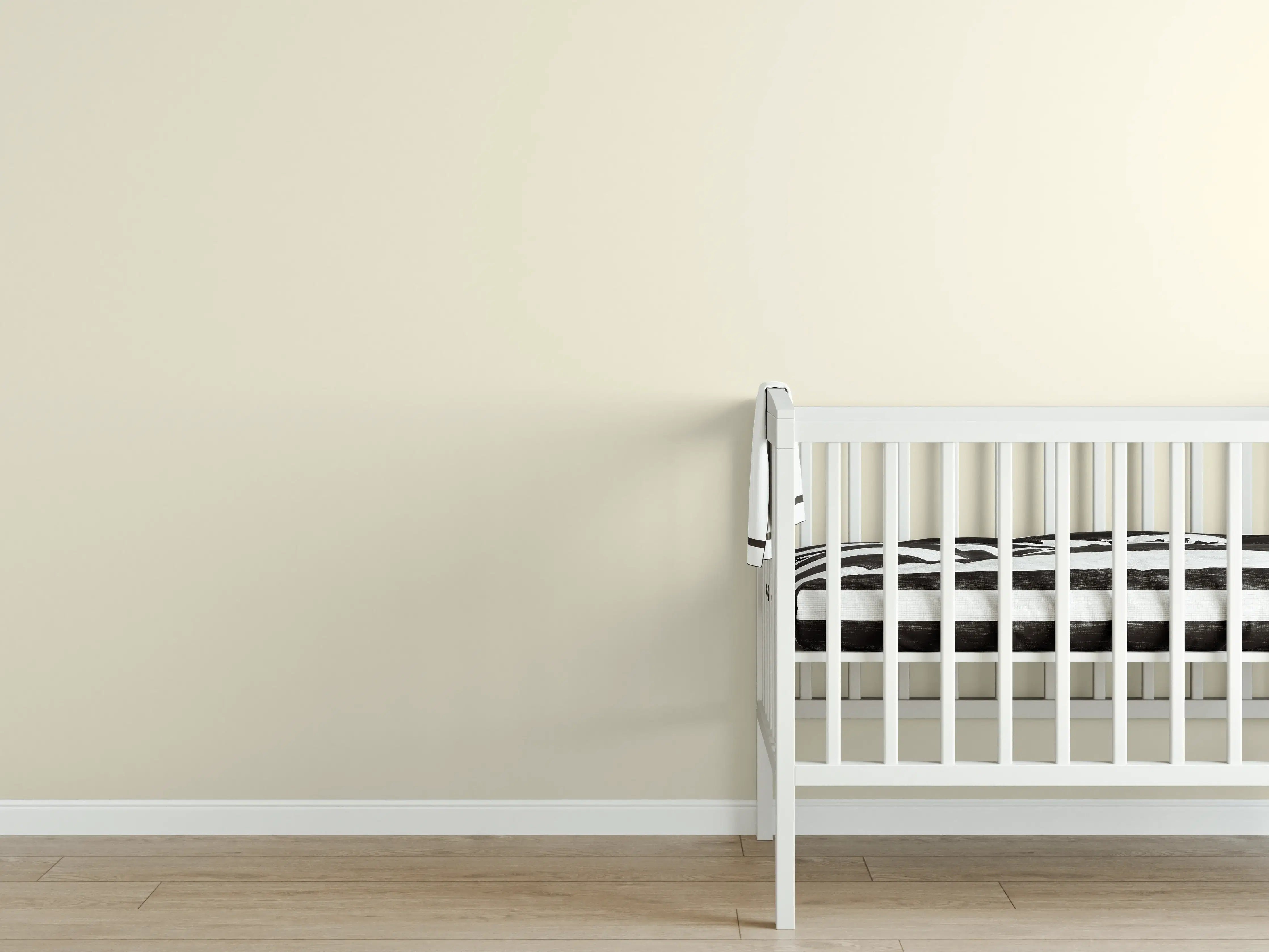 Babyzimmer Wandgestaltung - RAL 1013 (Austernweiß)