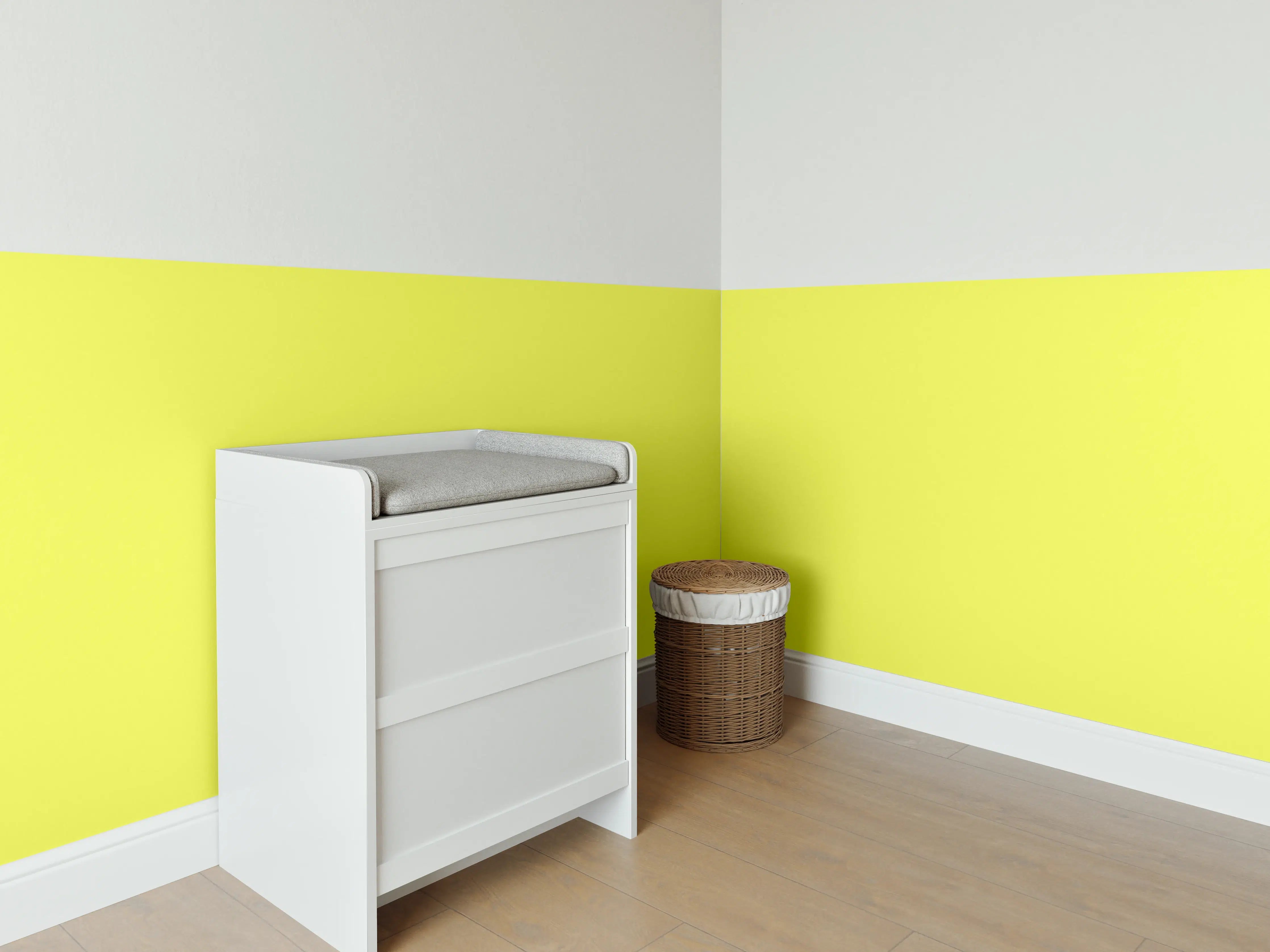 Babyzimmer Wandgestaltung - RAL 1016 (Schwefelgelb)