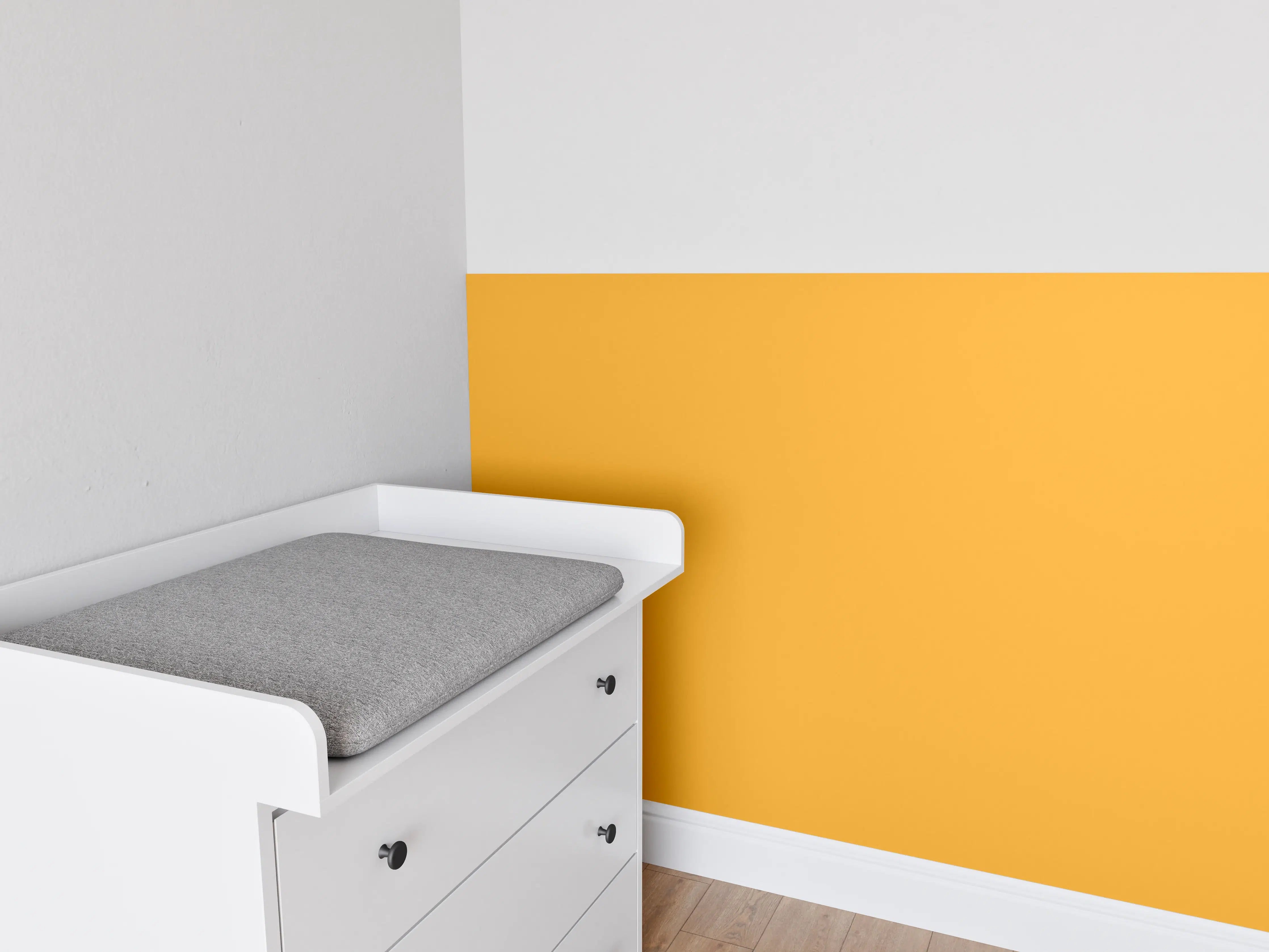 Babyzimmer Wandgestaltung - RAL 1033 (Dahliengelb)