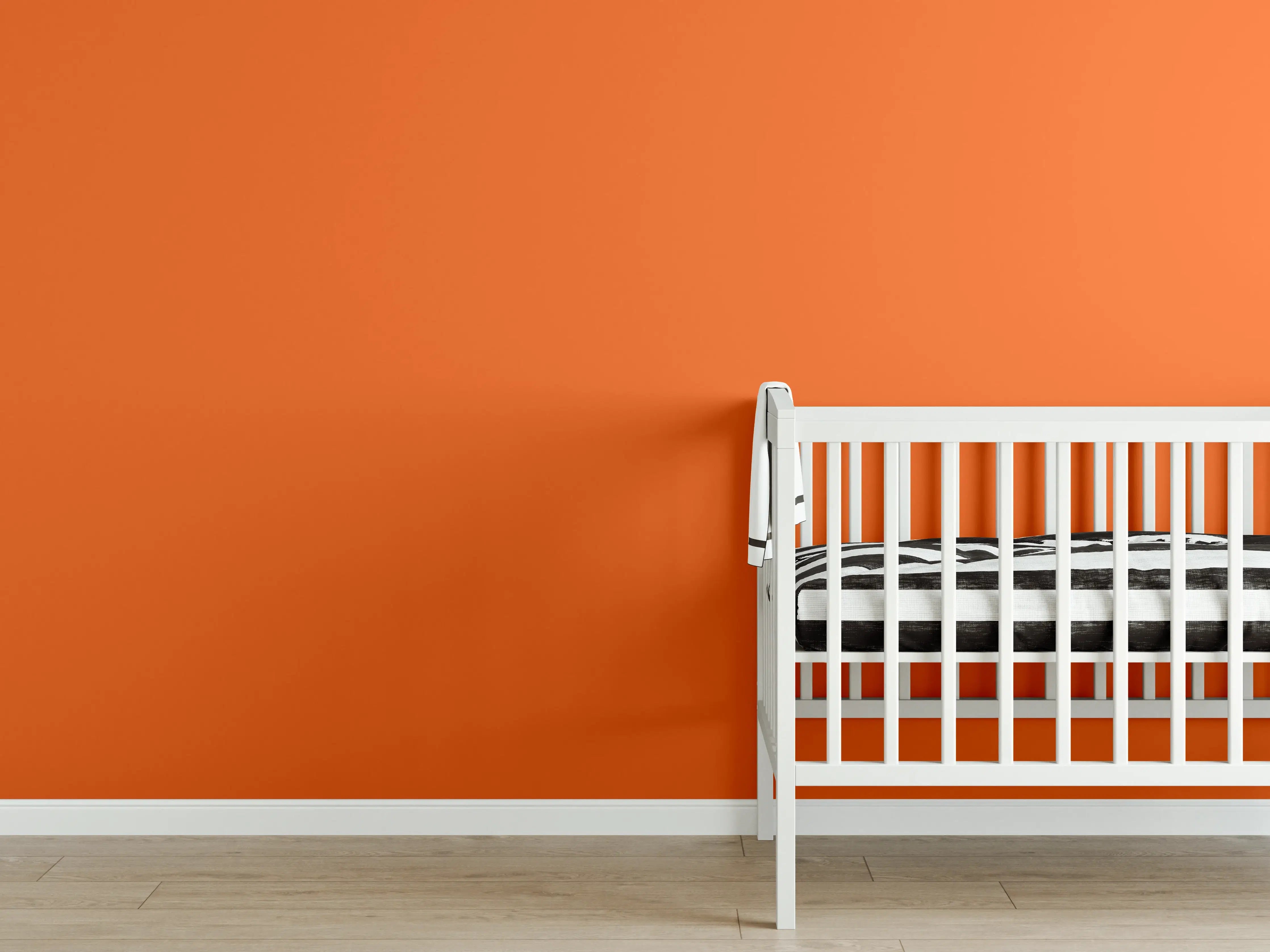 Babyzimmer Wandgestaltung - RAL 2004 (Reines Orange)