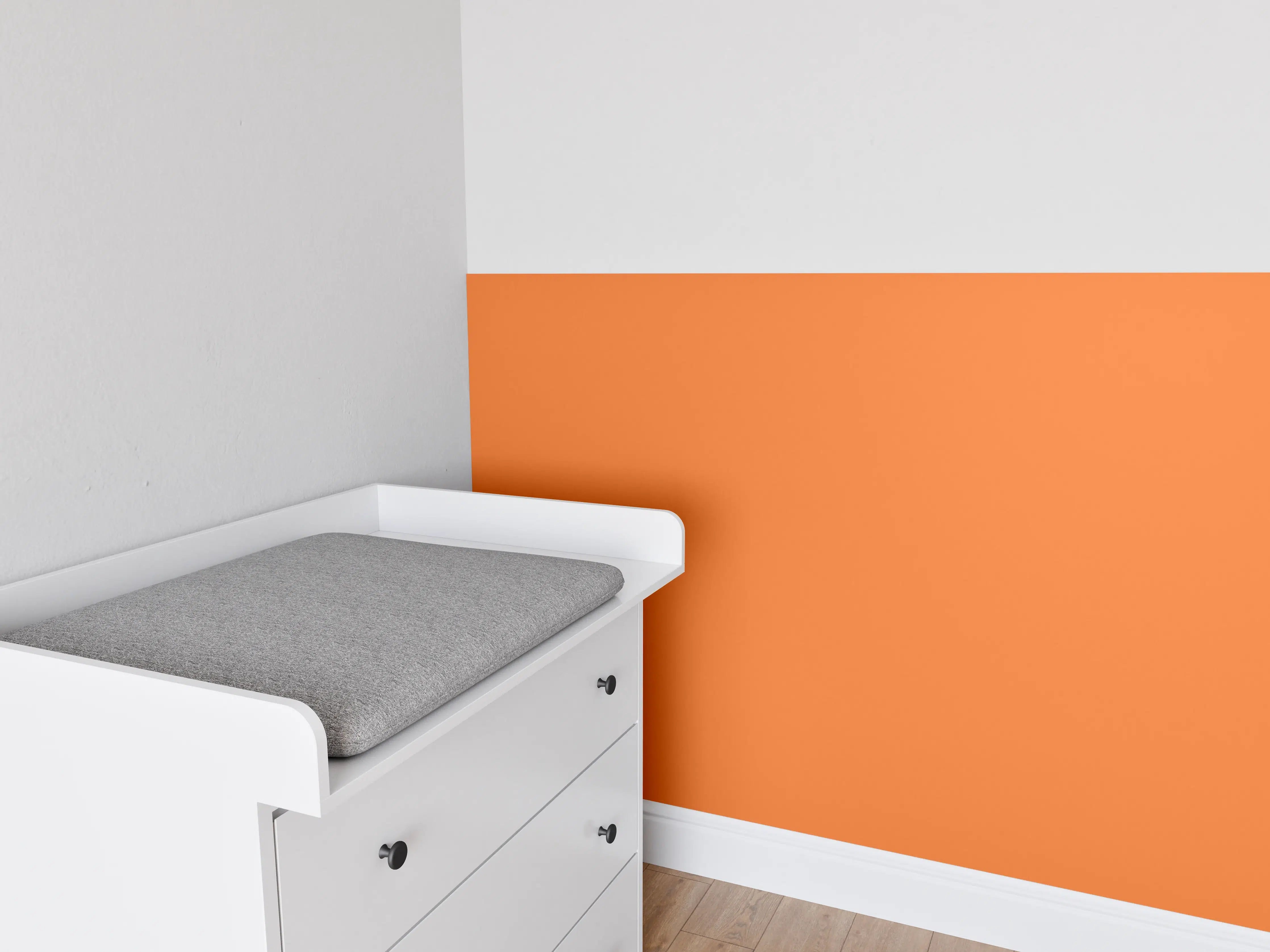 Babyzimmer Wandgestaltung - RAL 2008 (Leuchtendes Rot-Orange)