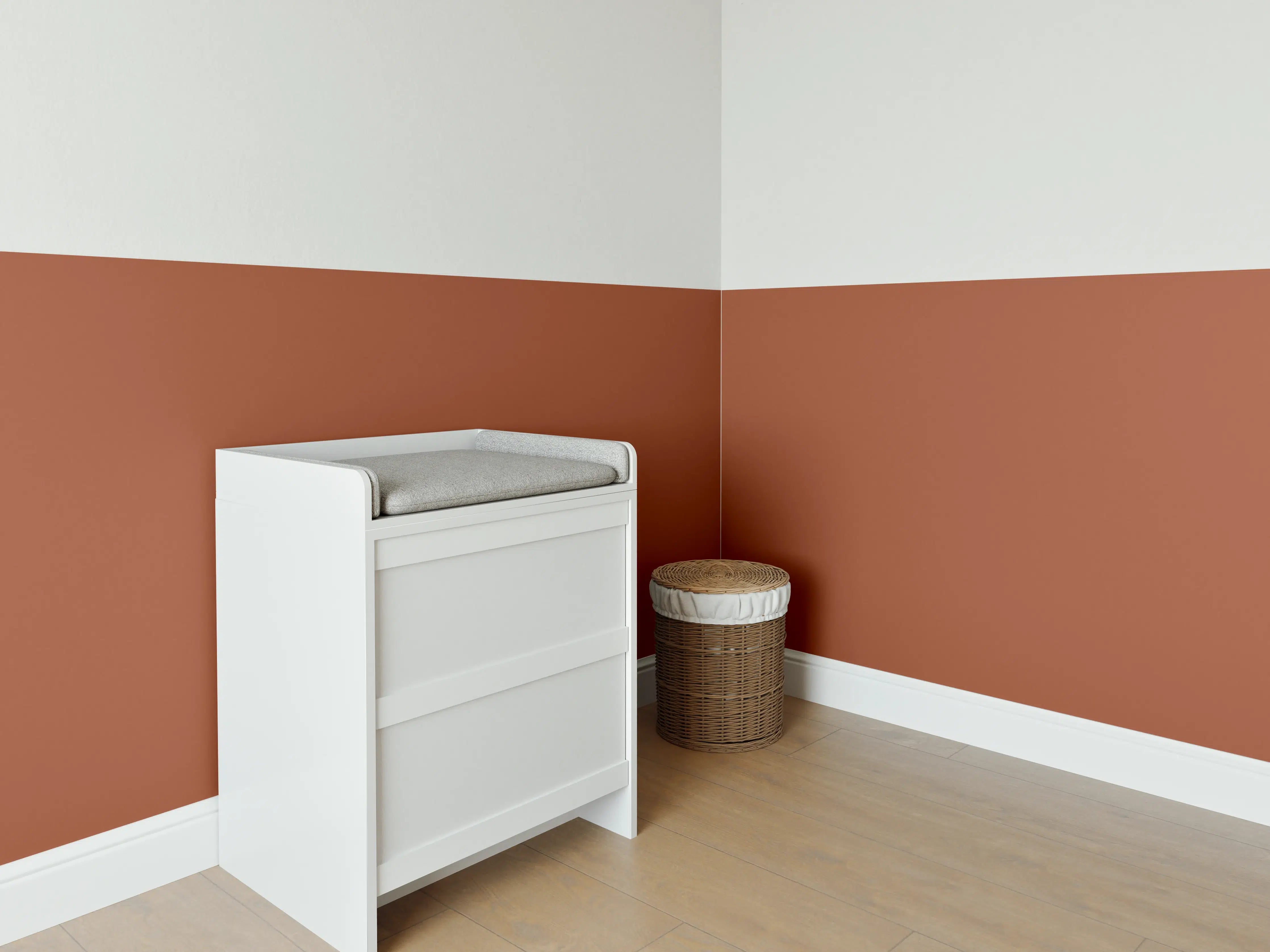 Babyzimmer Wandgestaltung - RAL 2013 (Perlorange)