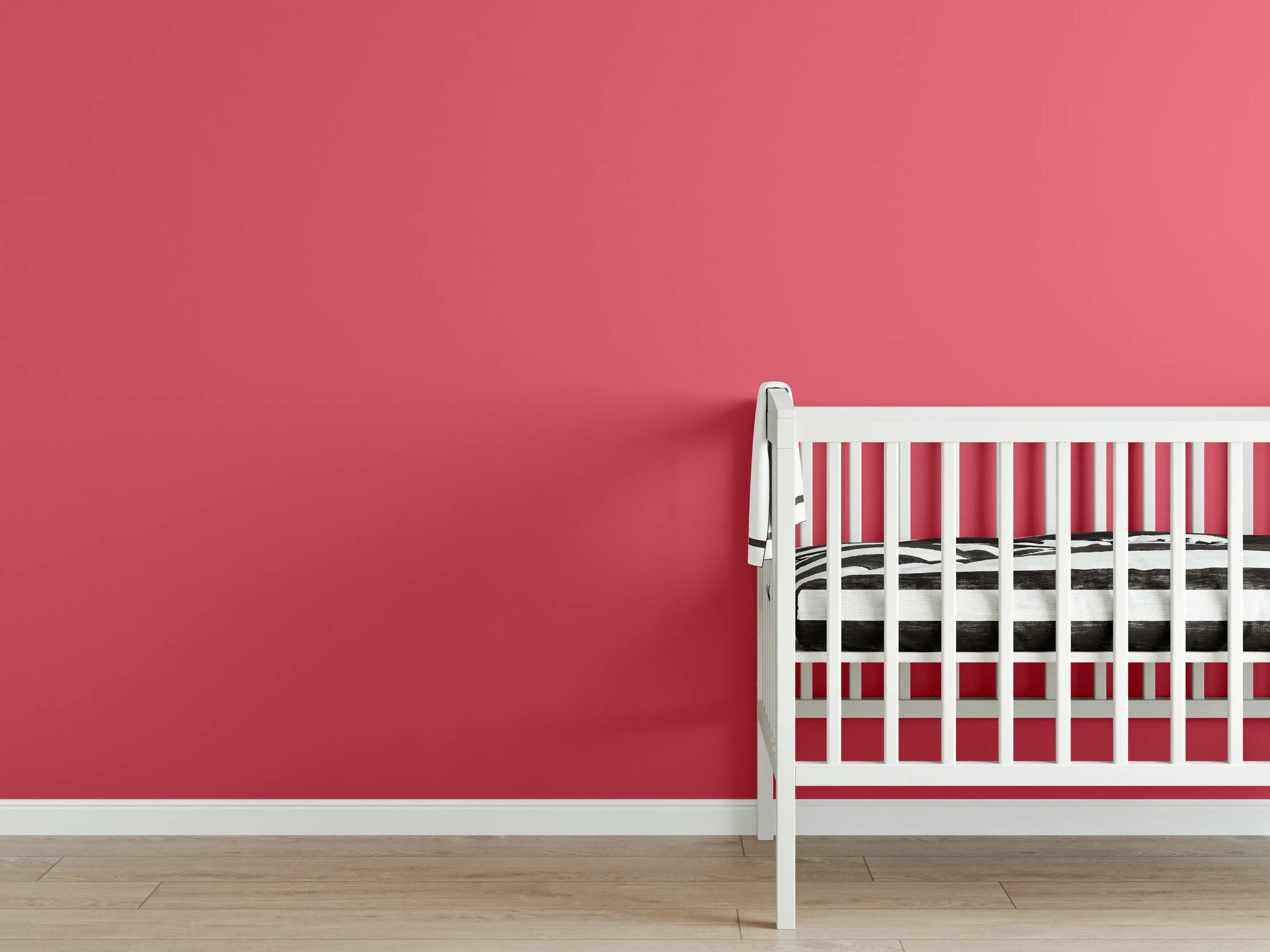 Babyzimmer Wandgestaltung - RAL 3018 (erdbeerrot)