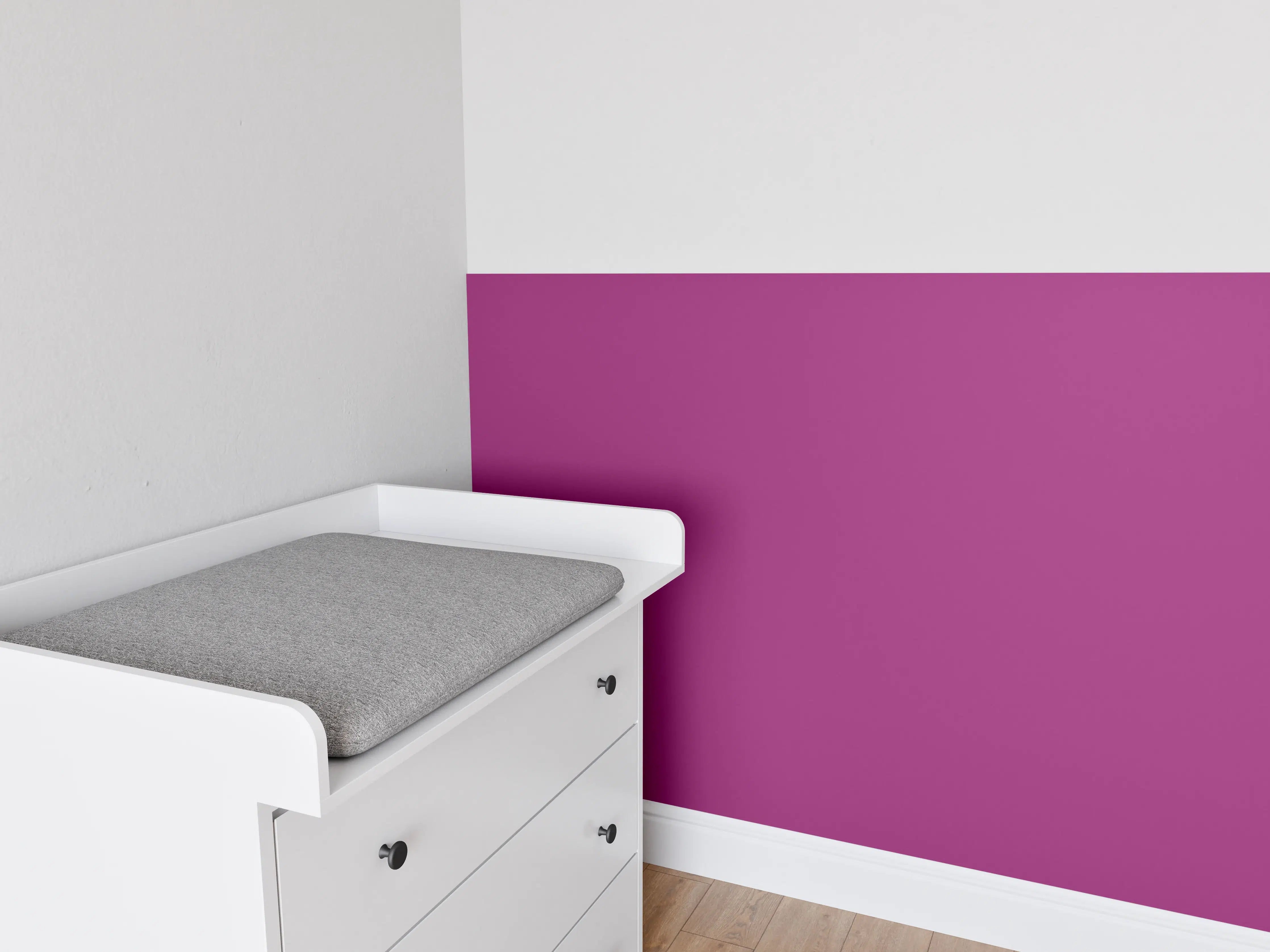 Babyzimmer Wandgestaltung - RAL 4006 (Verkehrsviolett)
