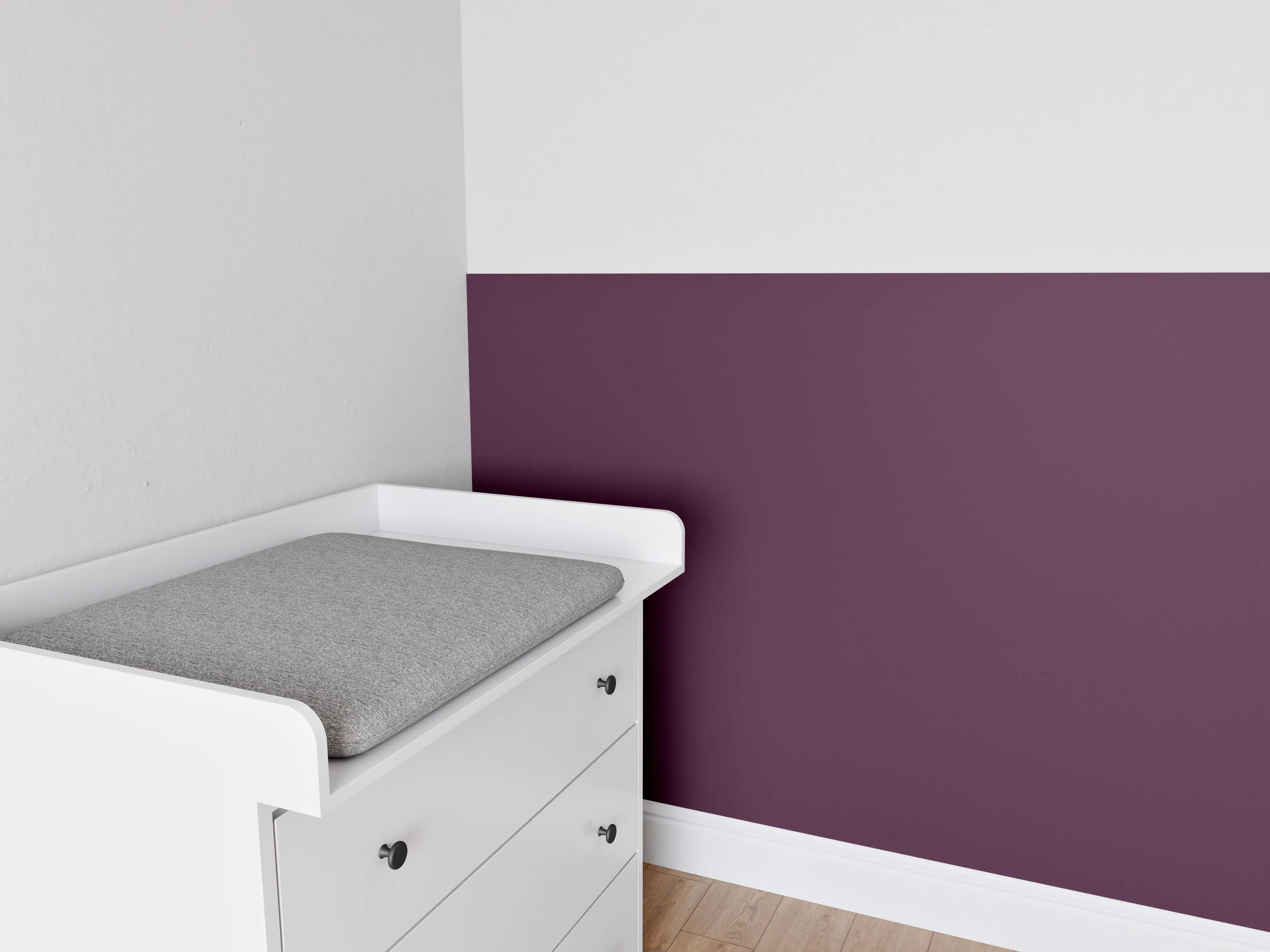 Babyzimmer Wandgestaltung - RAL 4007 (Purpurviolett)